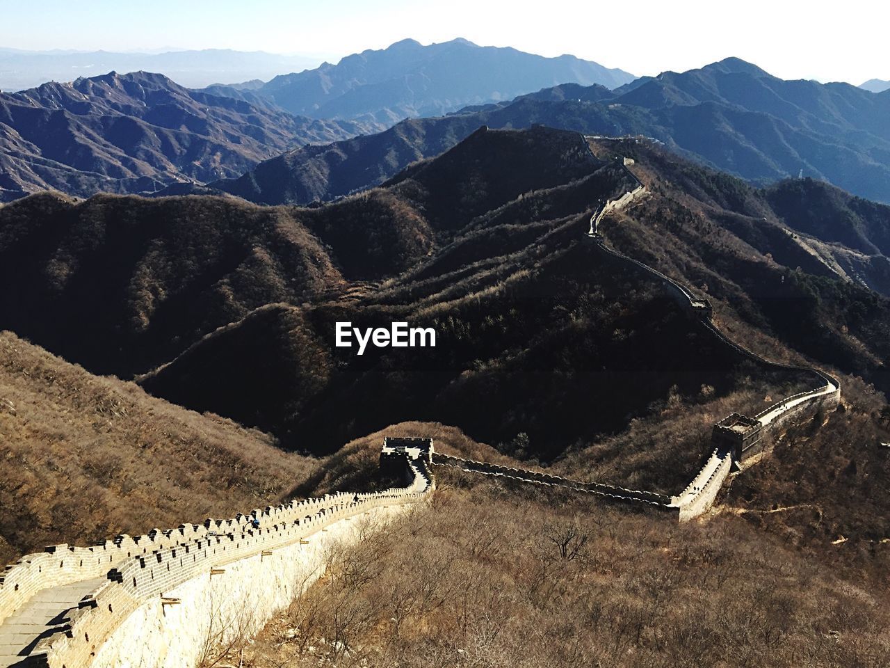 High angle view of great wall of china against sky