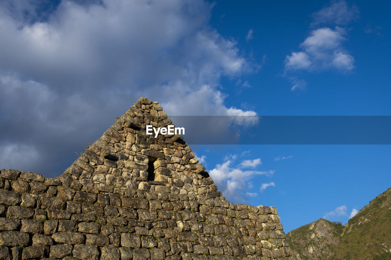 LOW ANGLE VIEW OF OLD RUINS AGAINST SKY