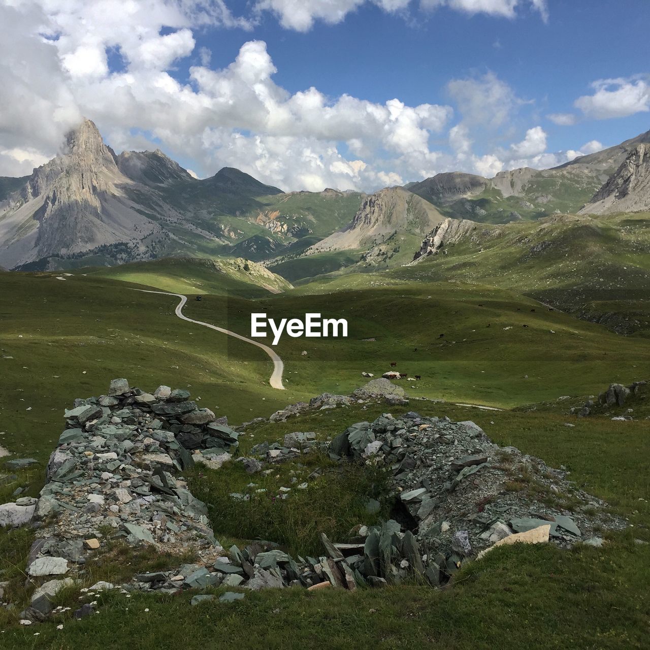 SCENIC VIEW OF MOUNTAIN AGAINST SKY