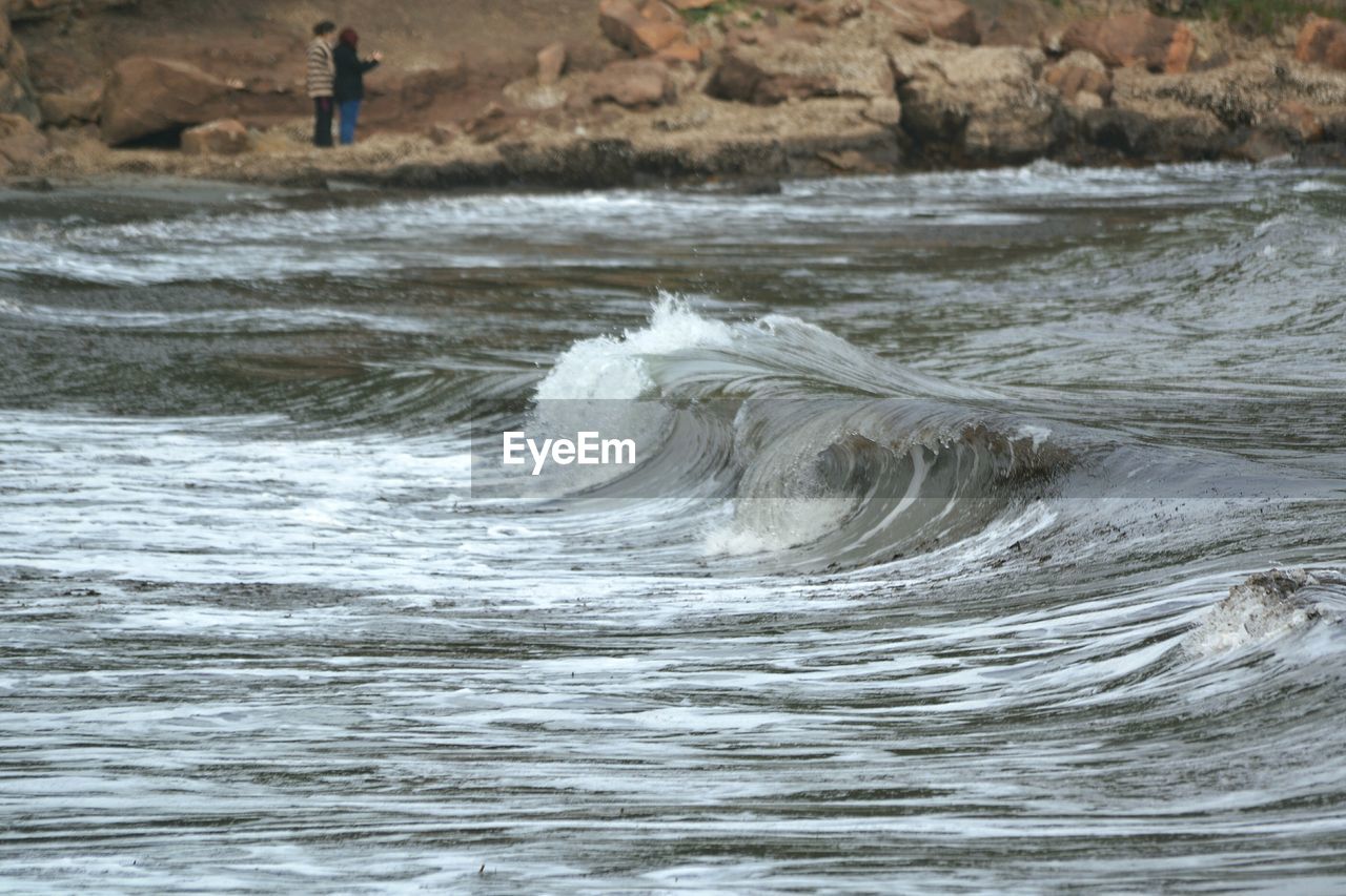 Waves splashing in sea