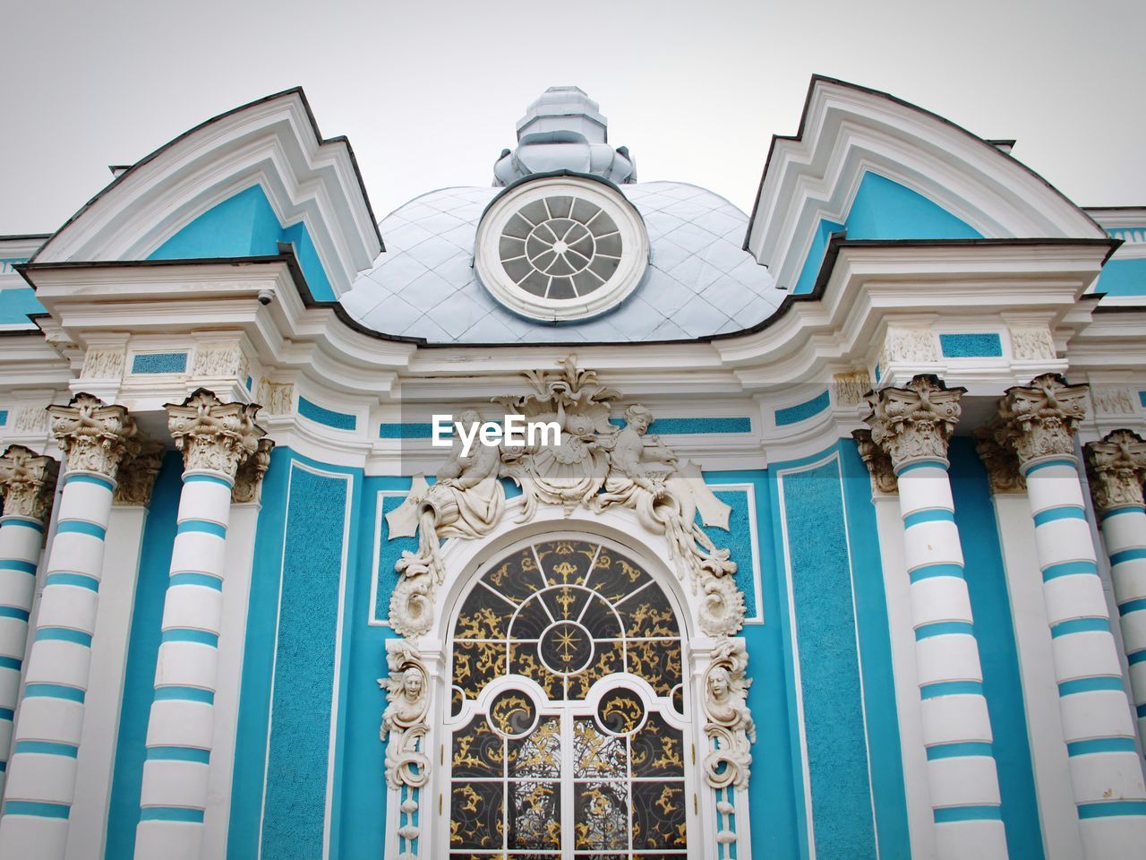 LOW ANGLE VIEW OF MOSQUE AGAINST SKY