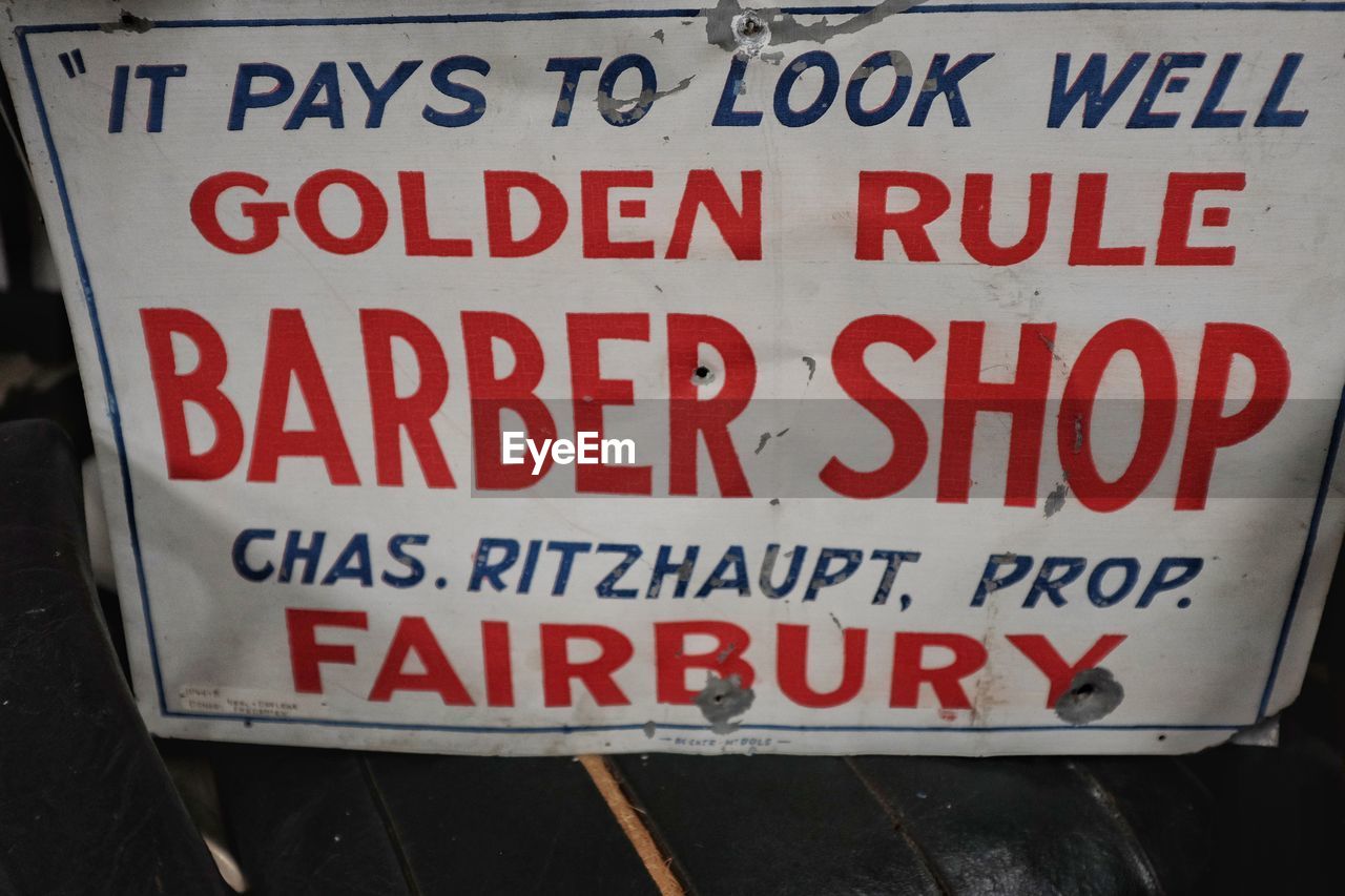 CLOSE-UP OF TEXT WRITTEN ON WALL