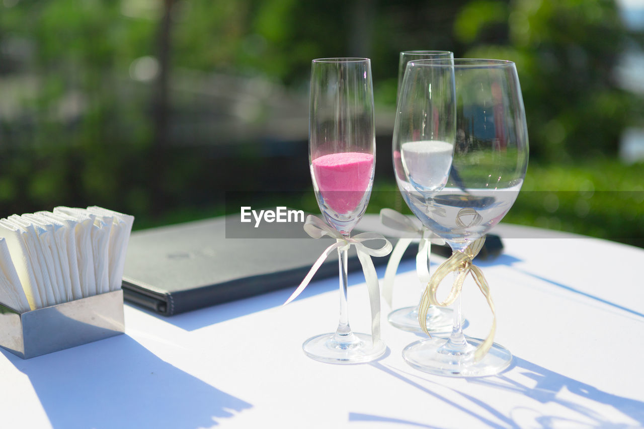 GLASS OF WINEGLASS ON TABLE