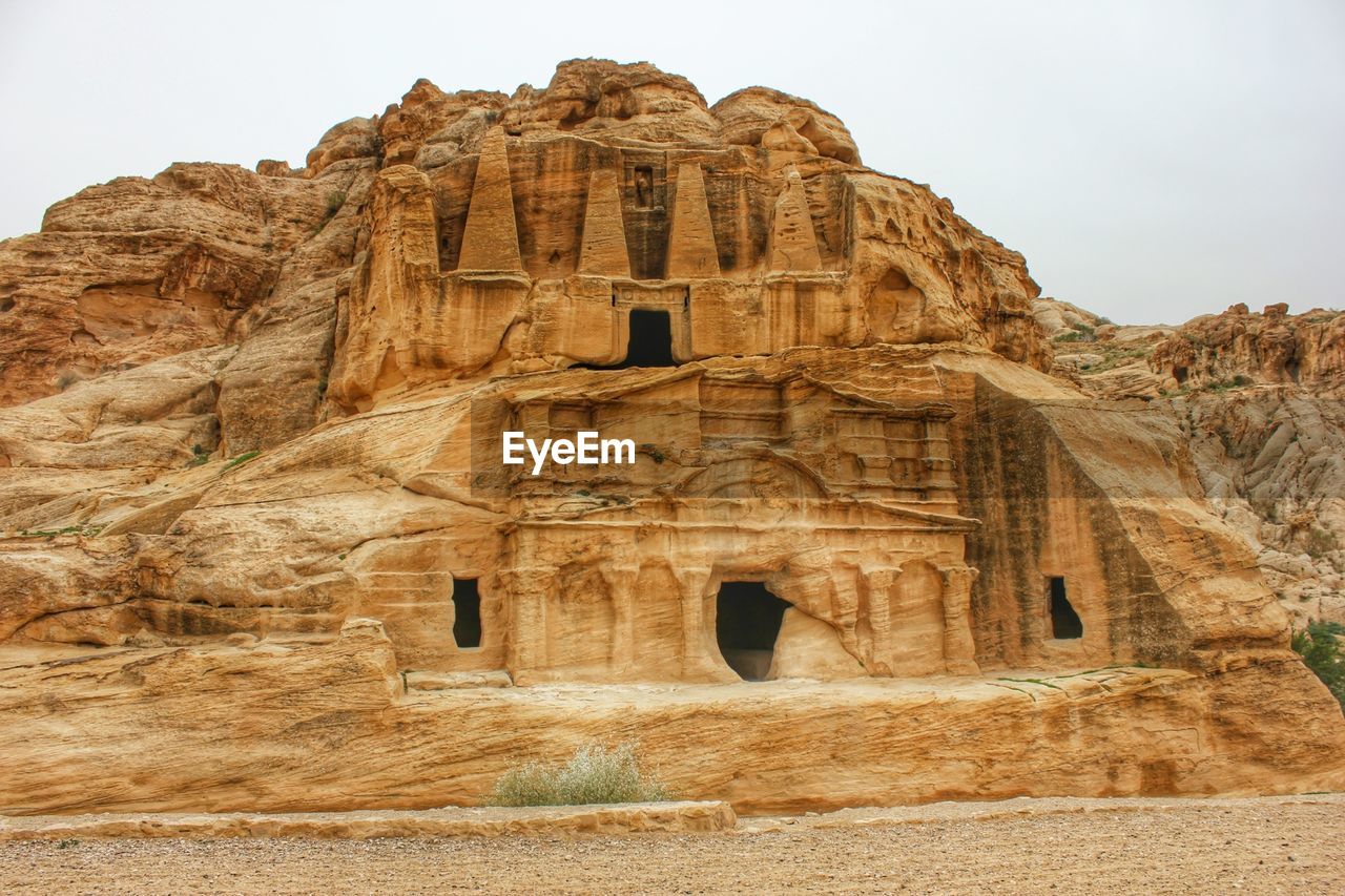 LOW ANGLE VIEW OF OLD RUINS