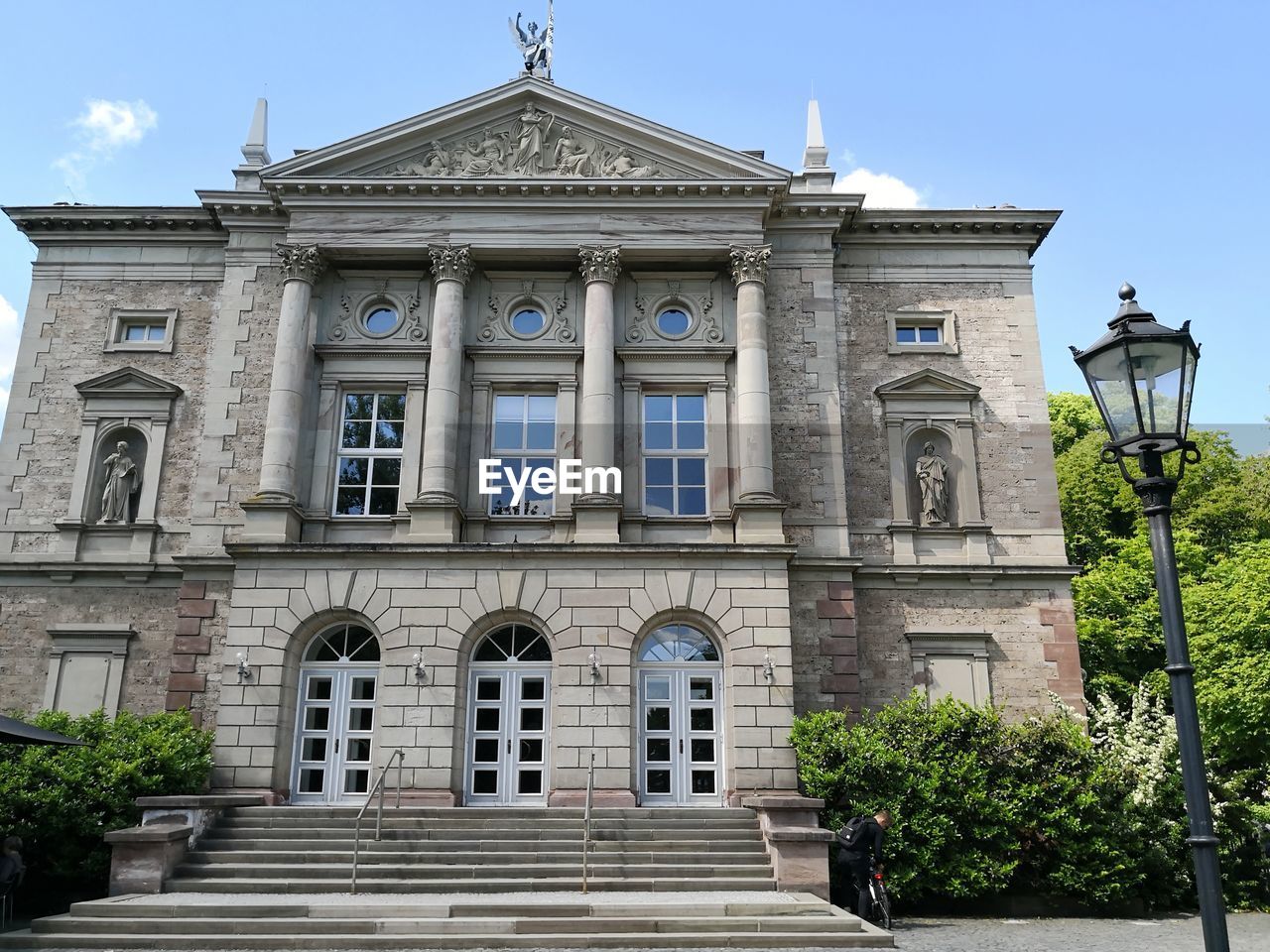 LOW ANGLE VIEW OF HISTORICAL BUILDING