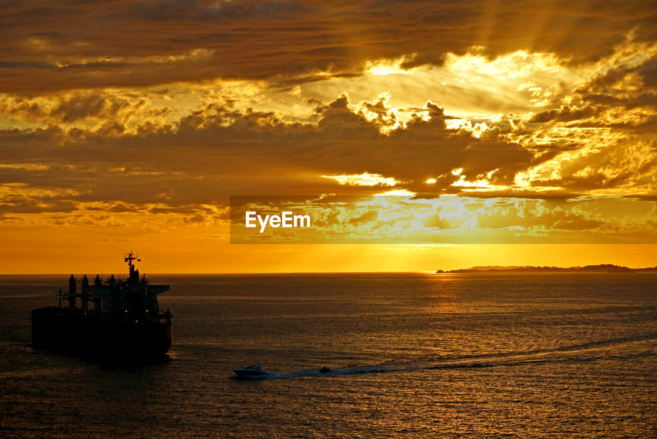 Relaxable  view of sea during sunset