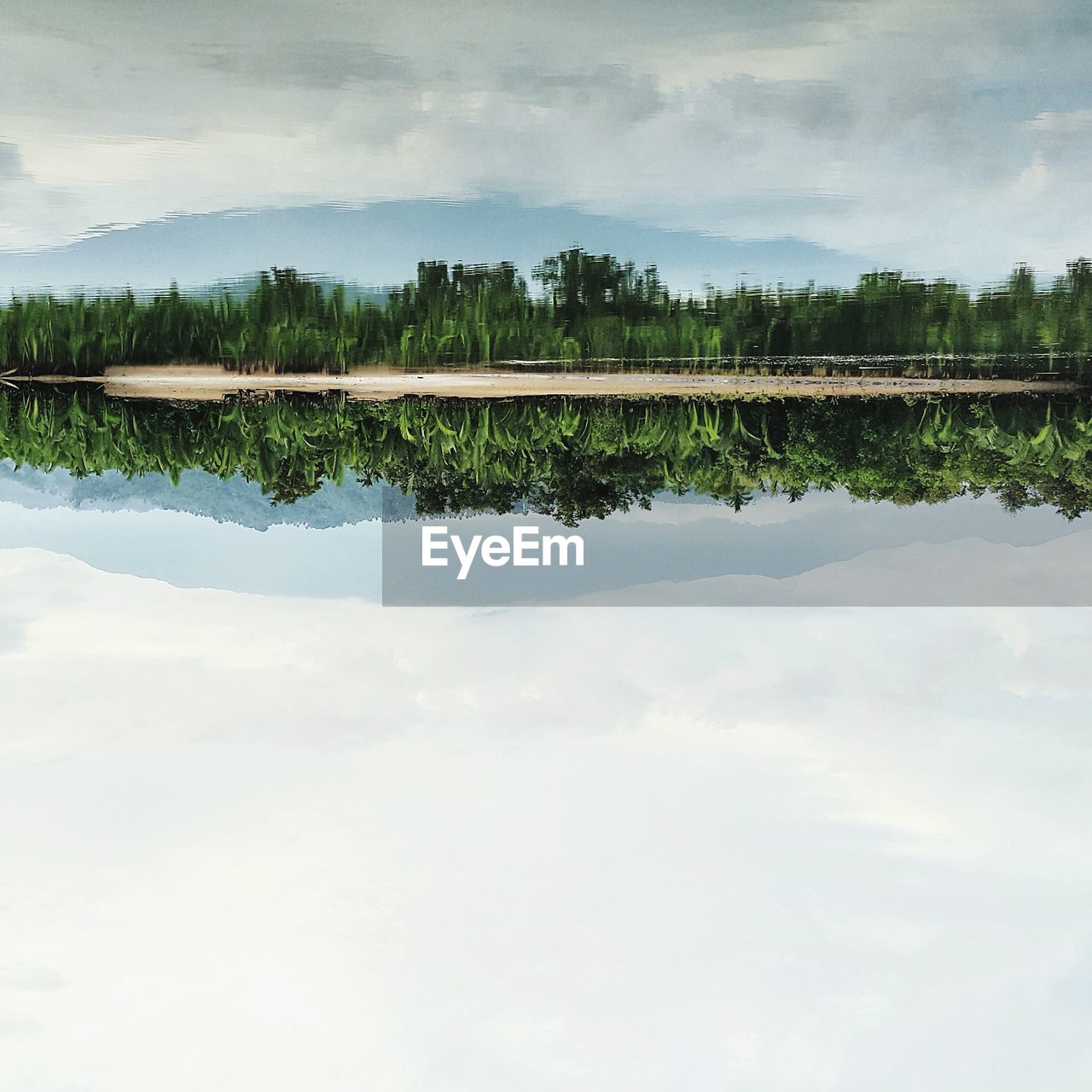 SCENIC VIEW OF LANDSCAPE AGAINST CLOUDY SKY