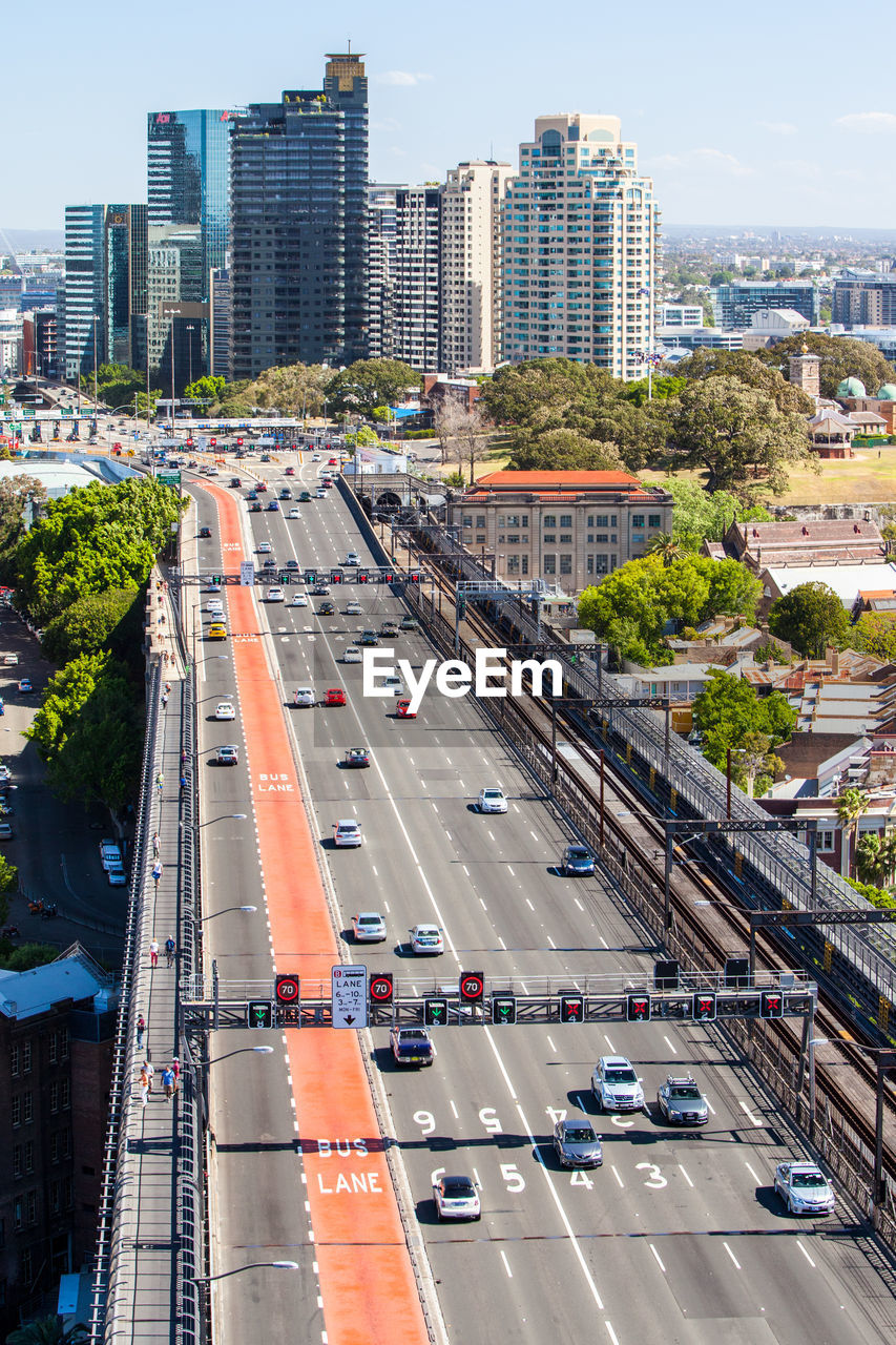 HIGH ANGLE VIEW OF TRAFFIC ON STREET