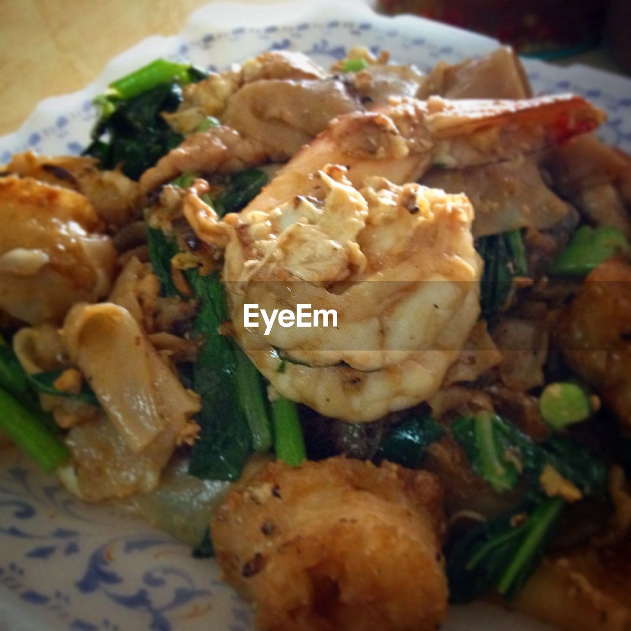 CLOSE-UP OF SERVED FOOD ON TABLE