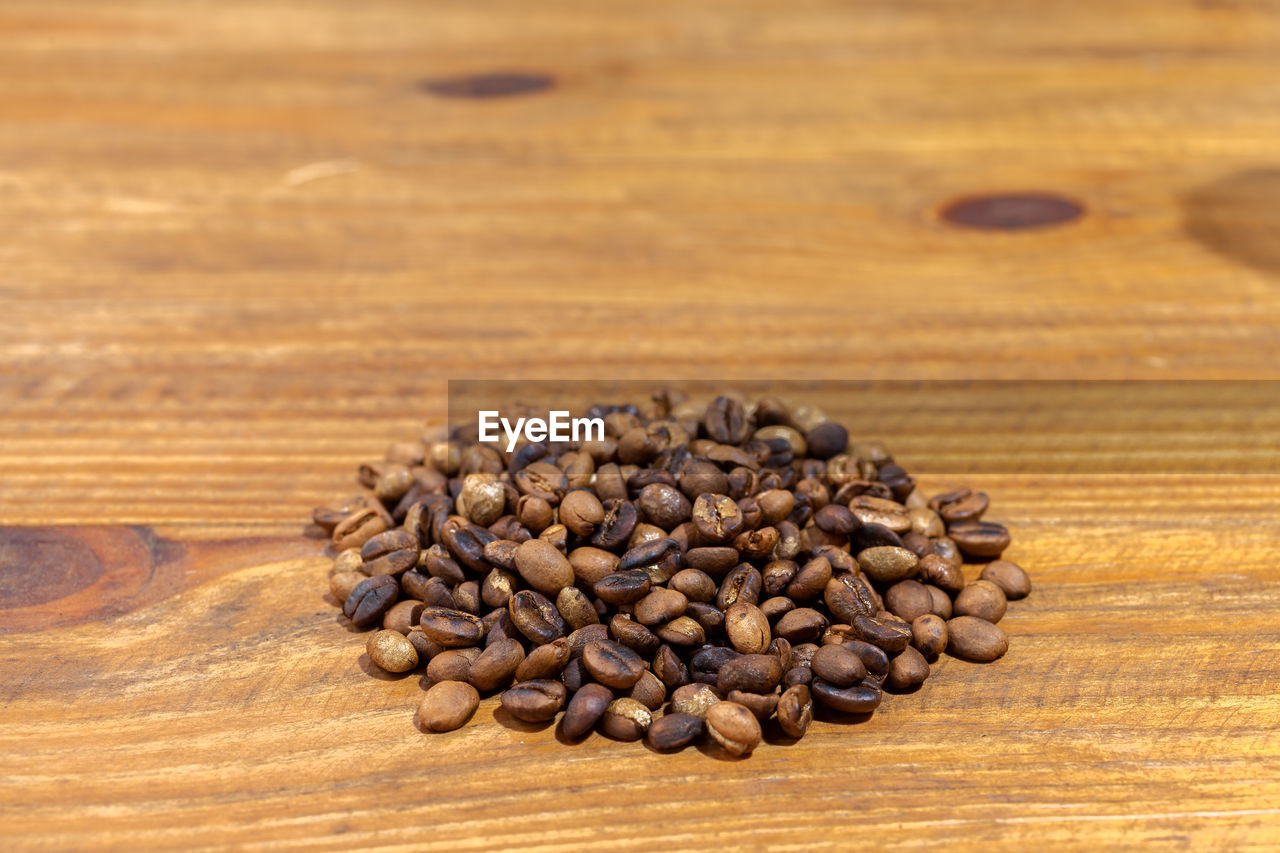 HIGH ANGLE VIEW OF COFFEE BEANS