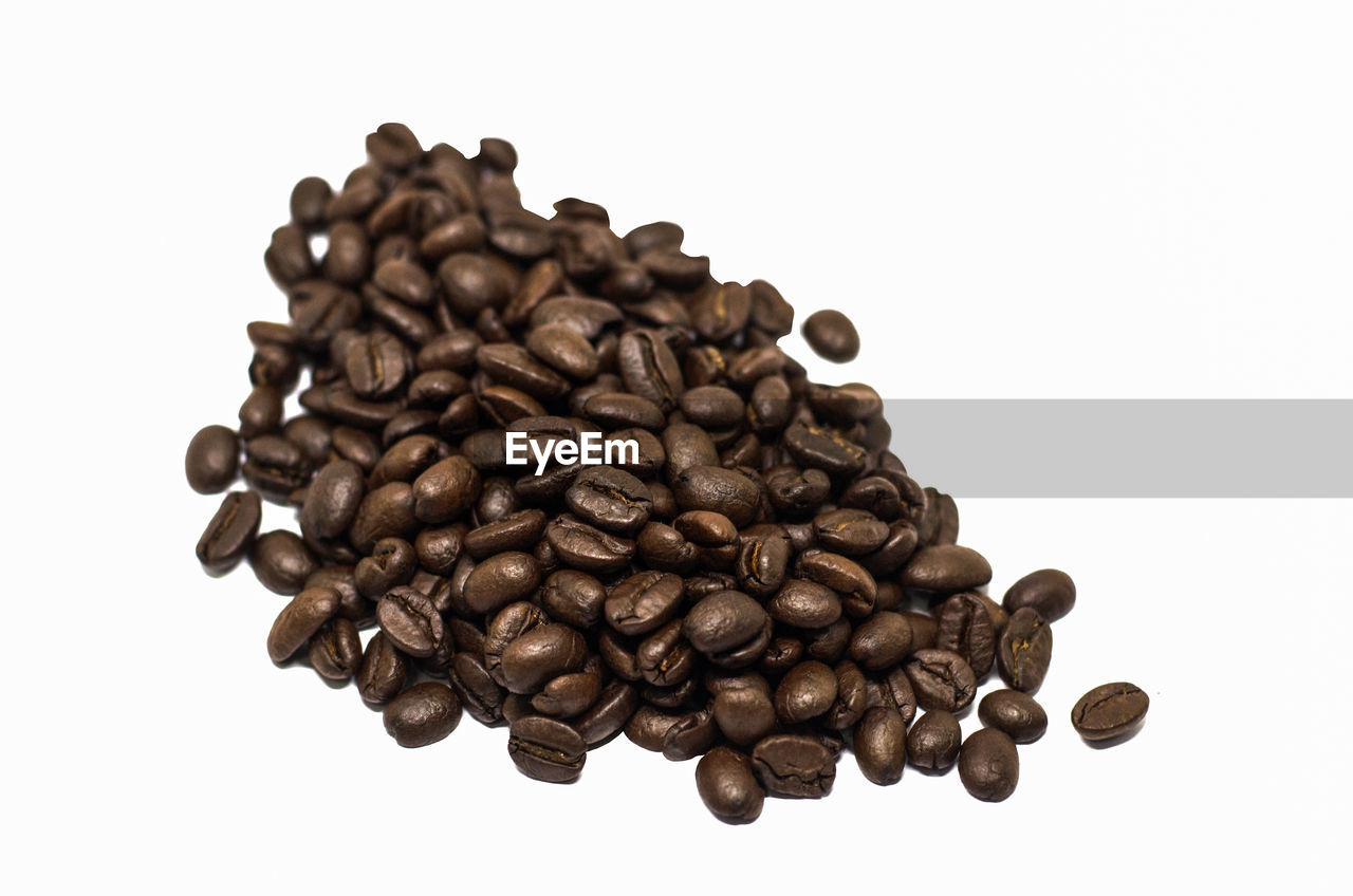 HIGH ANGLE VIEW OF COFFEE BEANS