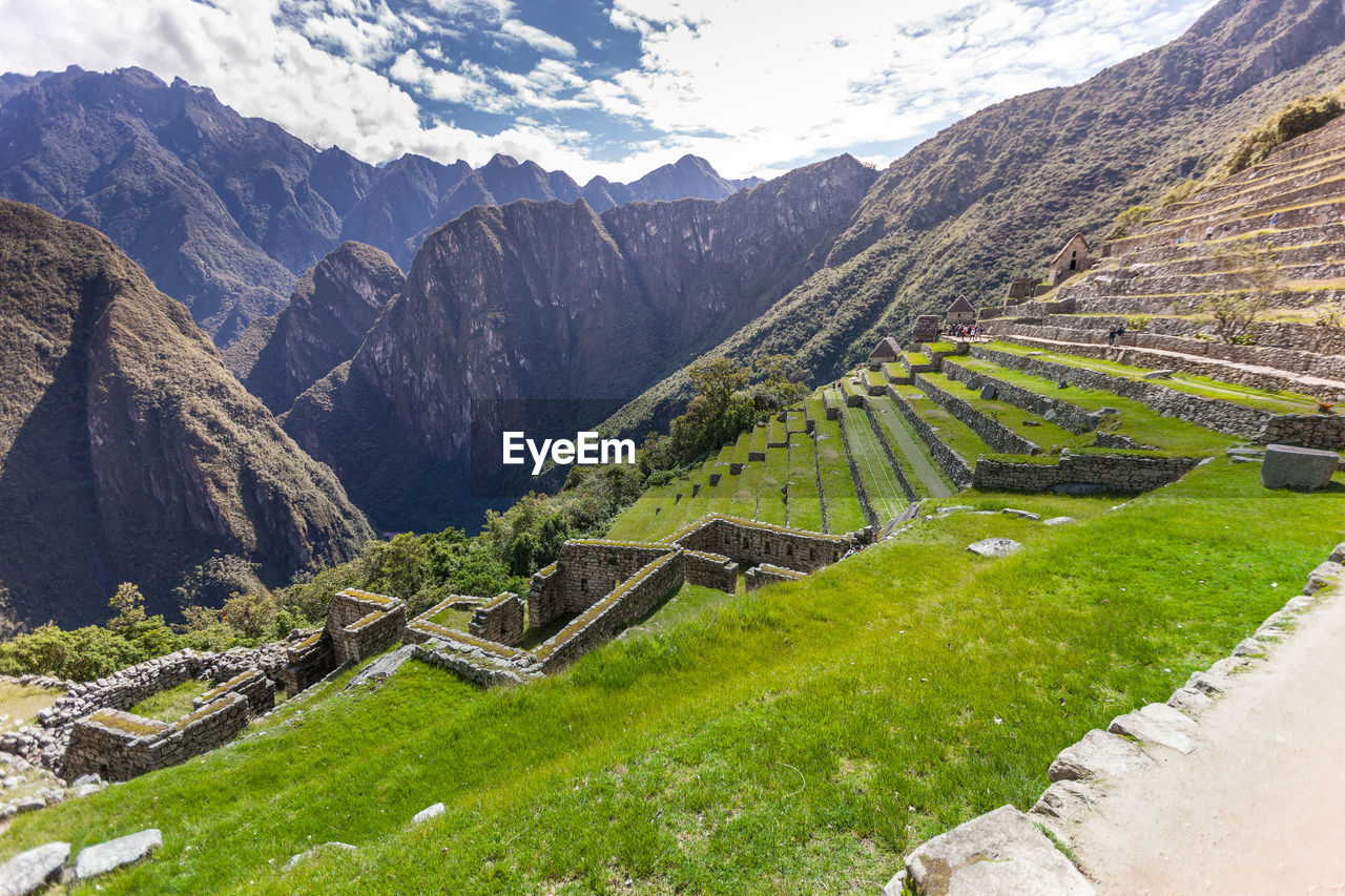 Machu picchu and mountains against sky