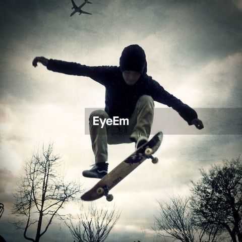 アート/エンタメ The Art of Skateboarding Photography On 4 Wheels through Fukuoka | EyeEm