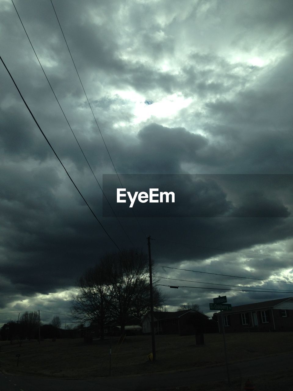 SCENIC VIEW OF LANDSCAPE AGAINST CLOUDY SKY