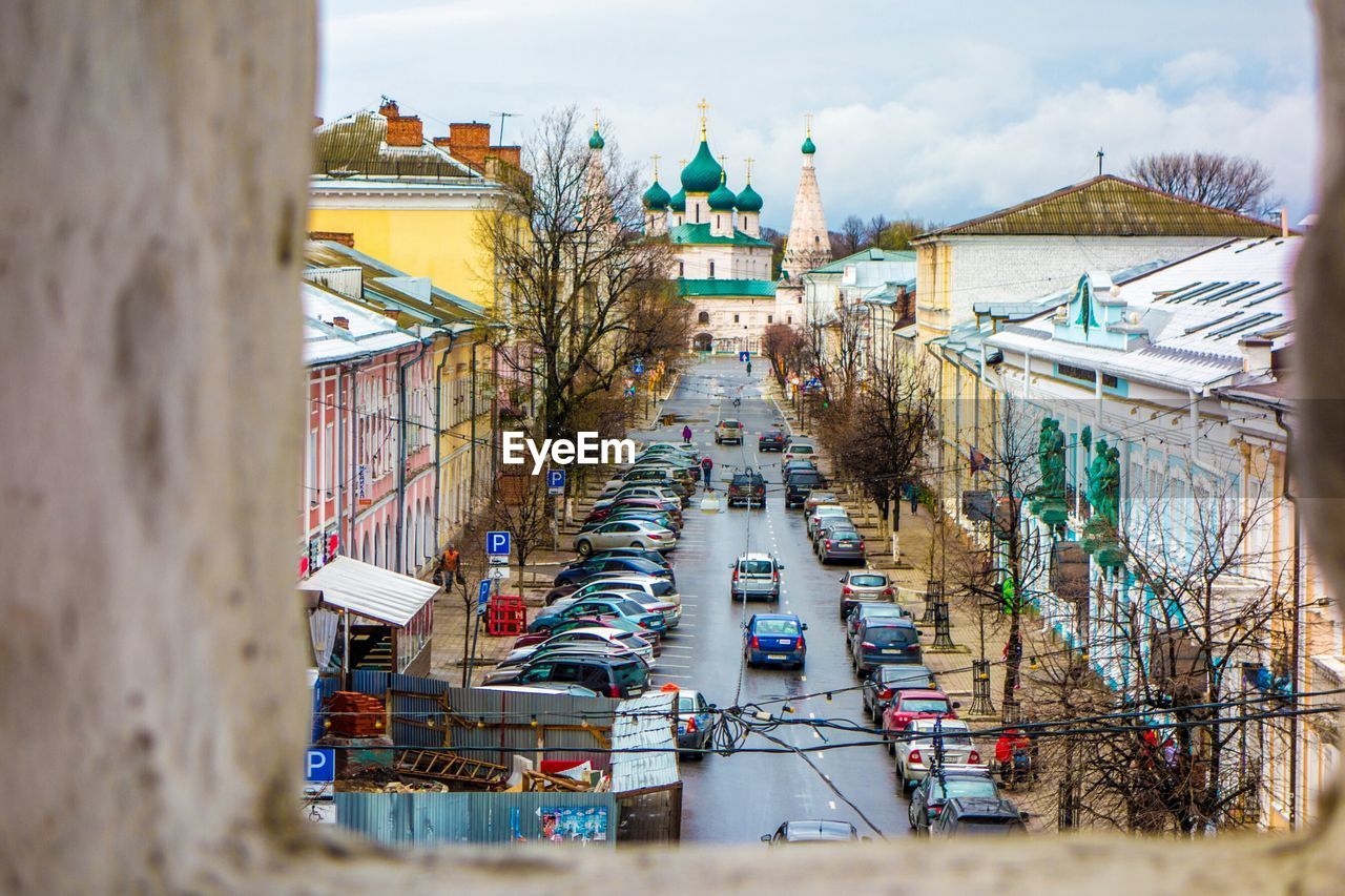 VIEW OF BUILDINGS IN CITY