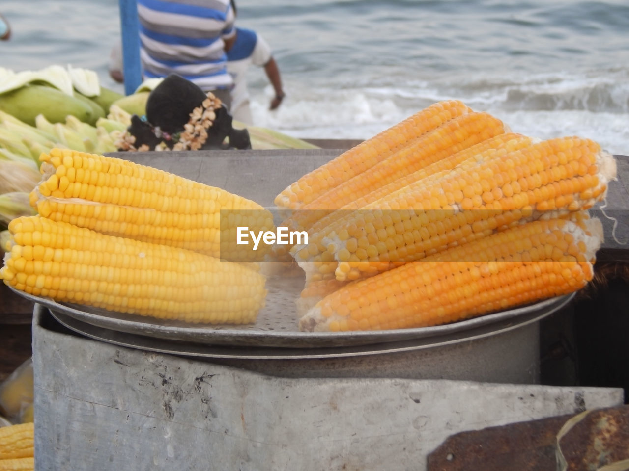Steam boiled corn, a delicious street food