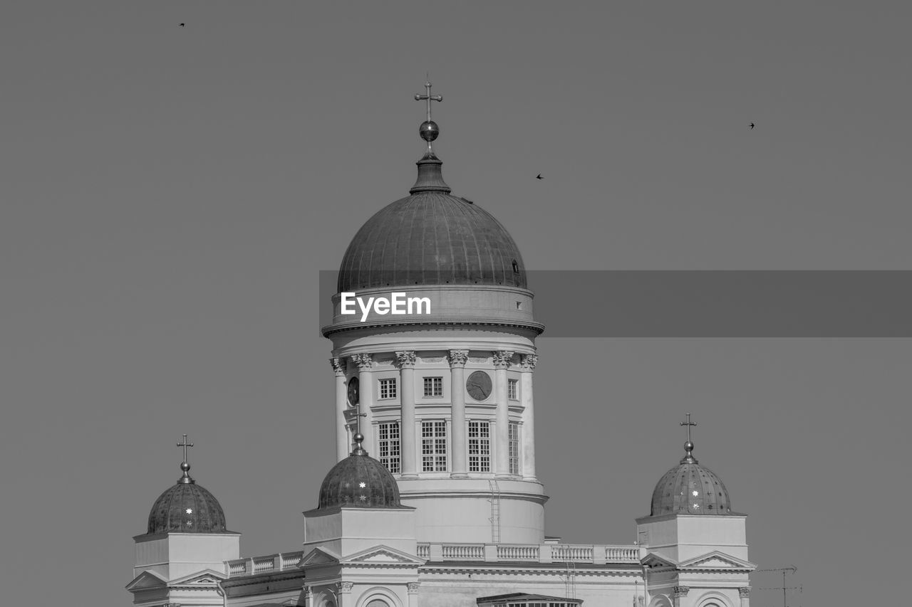 dome, building exterior, architecture, built structure, black and white, place of worship, religion, travel destinations, belief, monochrome, sky, tower, building, spirituality, monochrome photography, no people, nature, travel, city, white, tourism, history, the past, worship, government, clear sky, outdoors, catholicism, spire, landmark