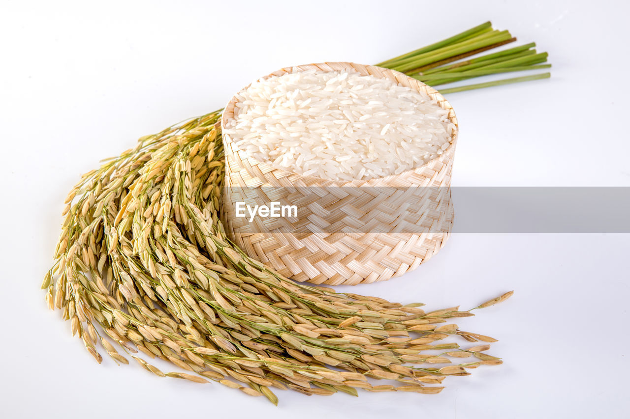 food and drink, food, agriculture, healthy eating, cereal plant, straw, wellbeing, white background, studio shot, freshness, crop, cut out, indoors, no people, vegetable, basket, plant, organic, still life, raw food, wheat, whole wheat