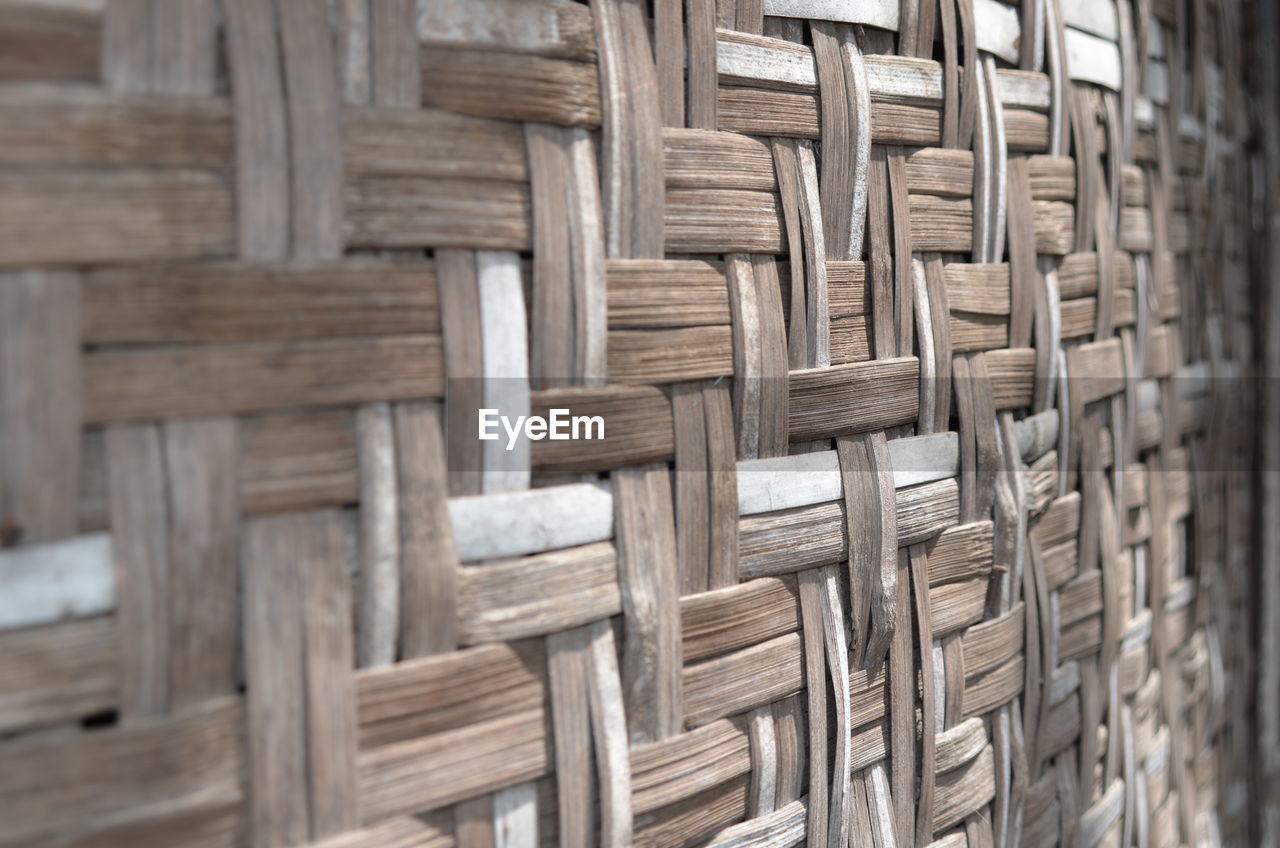 FULL FRAME SHOT OF WOODEN WALL