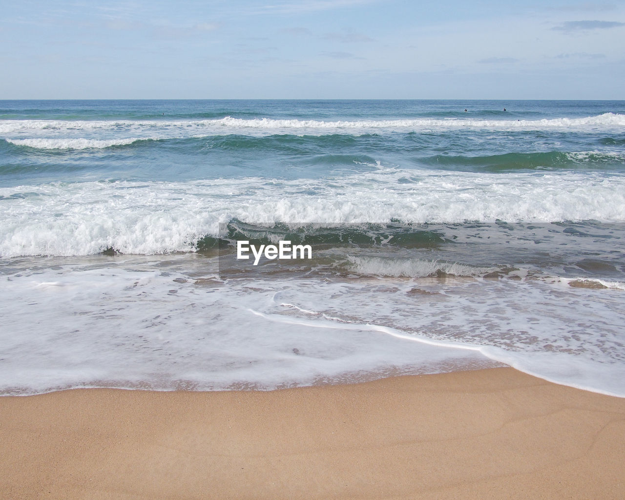 SCENIC VIEW OF BEACH