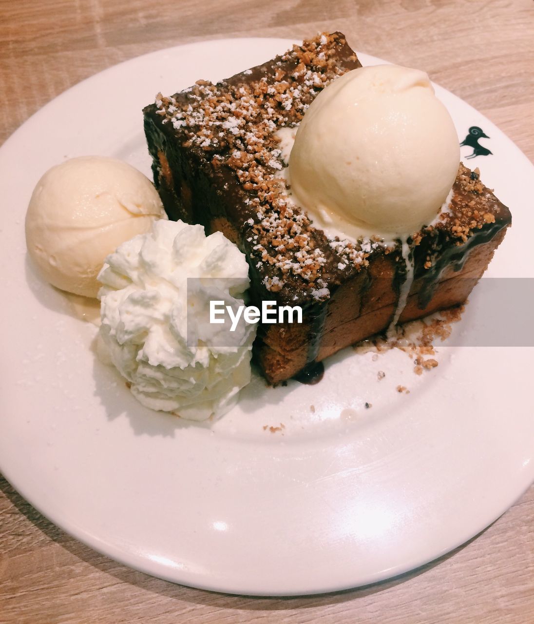 CLOSE-UP OF ICE CREAM SERVED IN PLATE