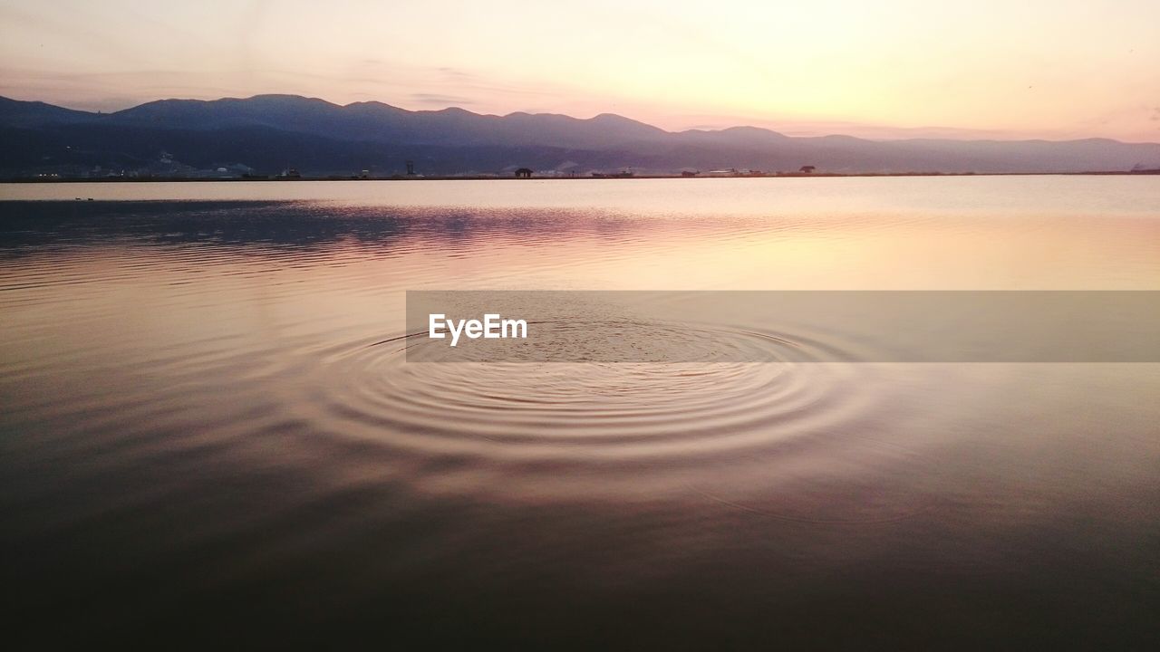 Circular ripple patterns in sea