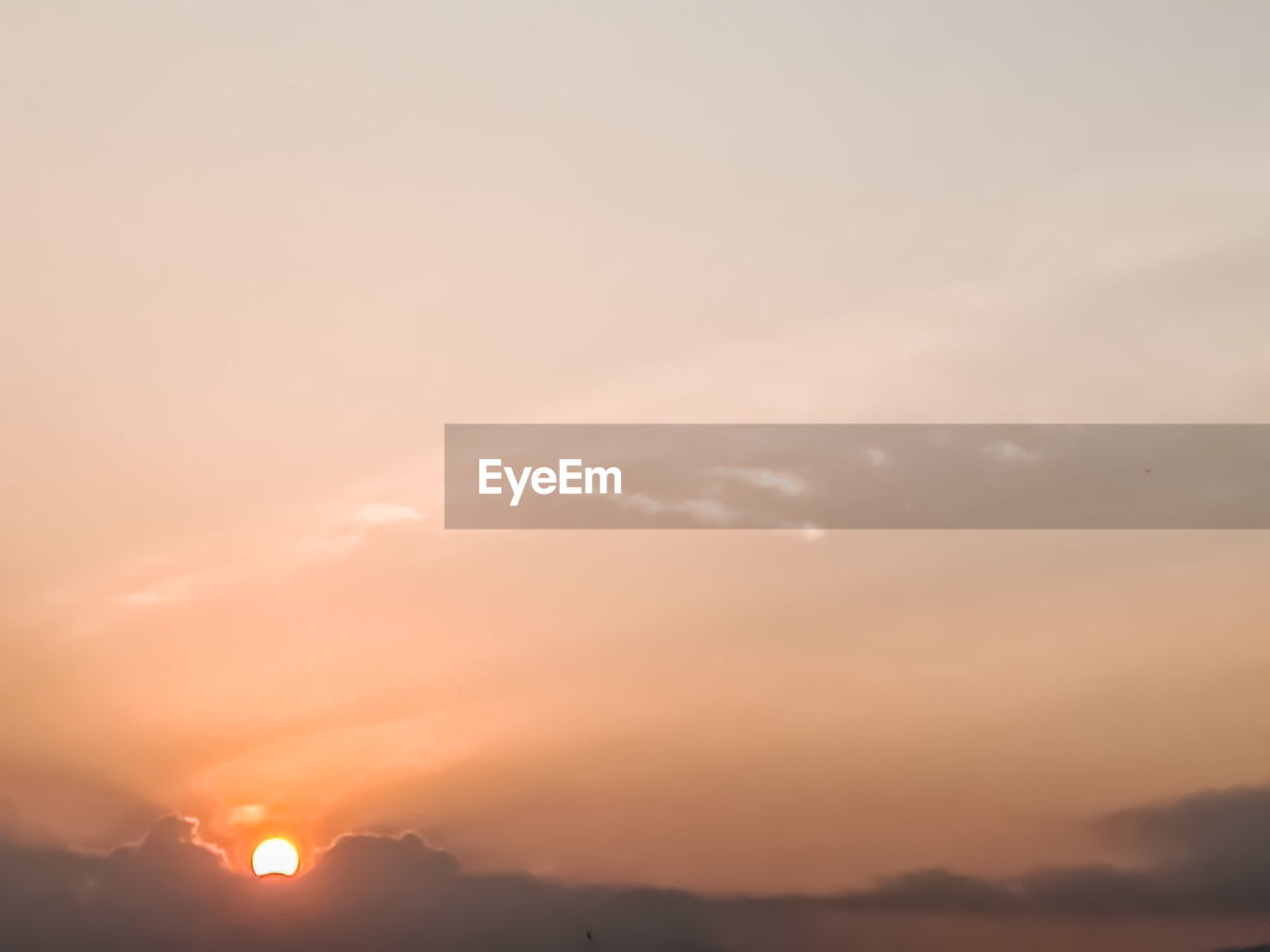 LOW ANGLE VIEW OF CLOUDY SKY DURING SUNSET