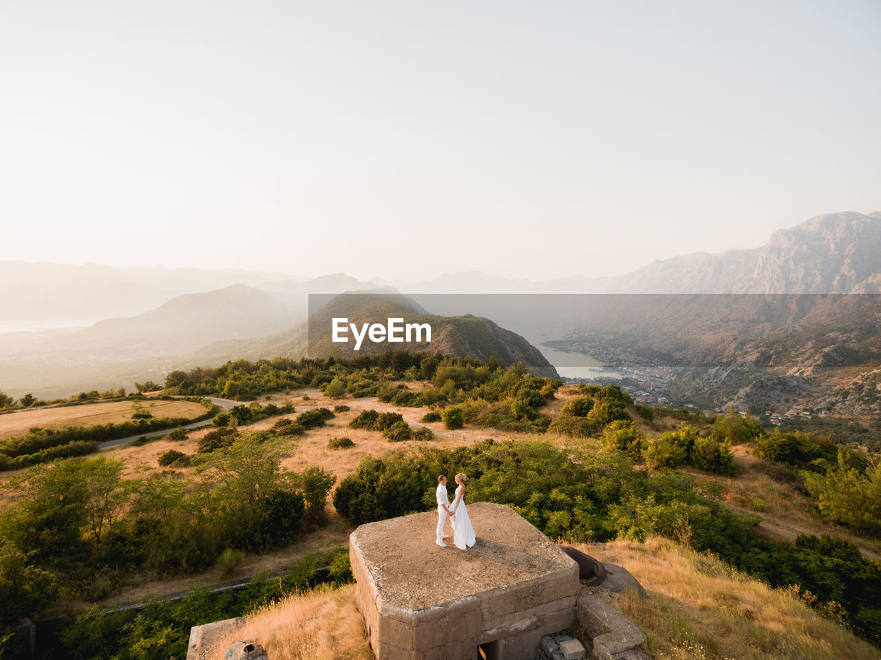 SCENIC VIEW OF MOUNTAIN AGAINST SKY