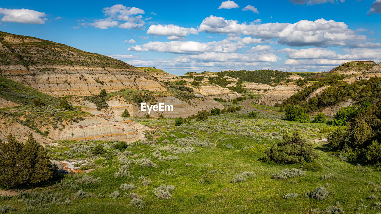 PANORAMIC VIEW OF LANDSCAPE AGAINST SKY