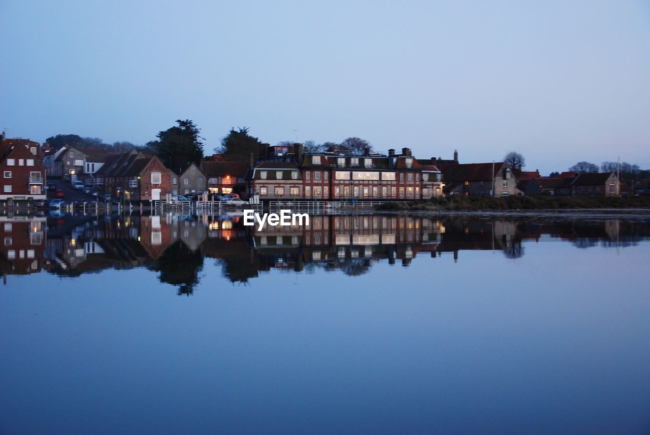 REFLECTION OF BUILDINGS IN CITY