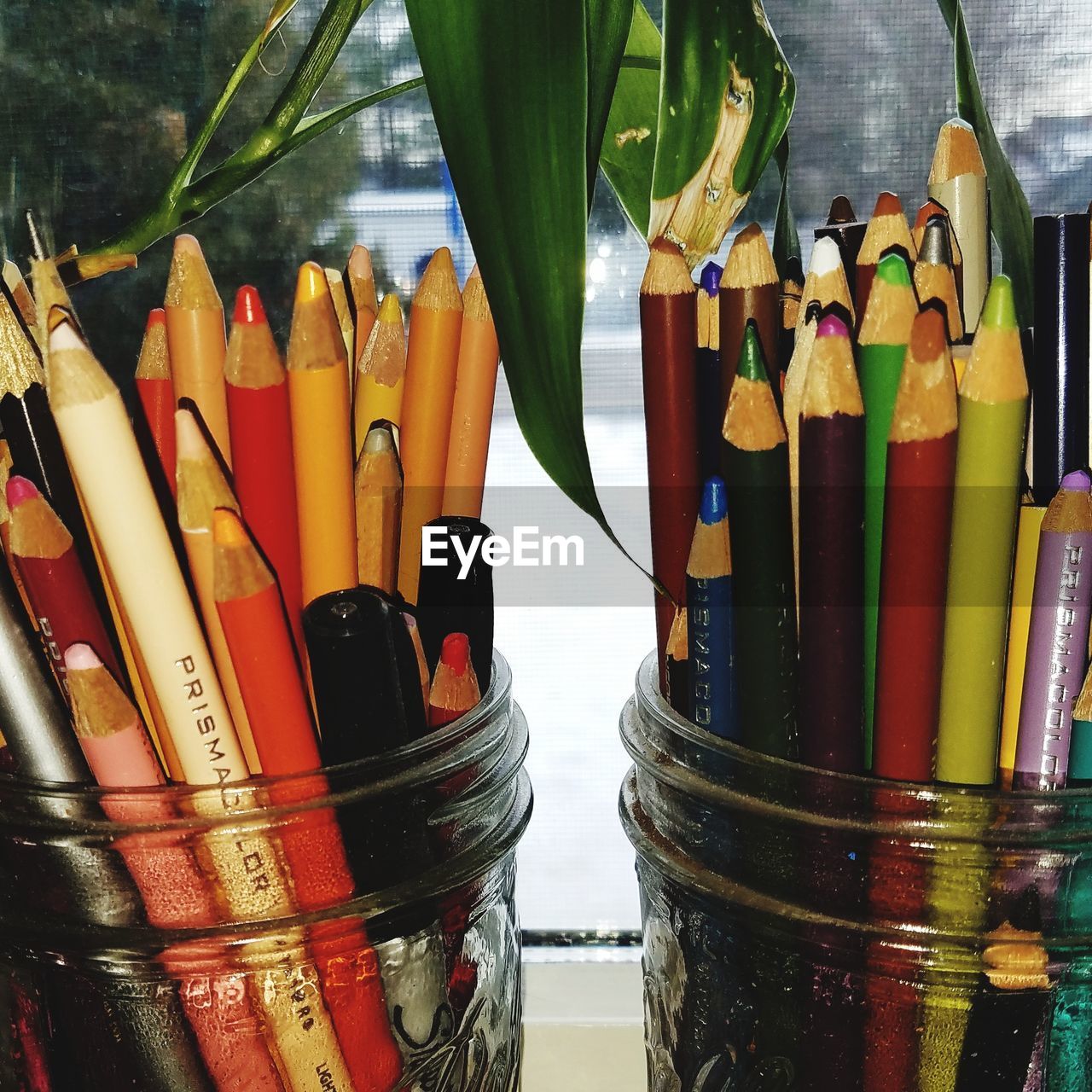 CLOSE-UP OF MULTI COLORED TABLE