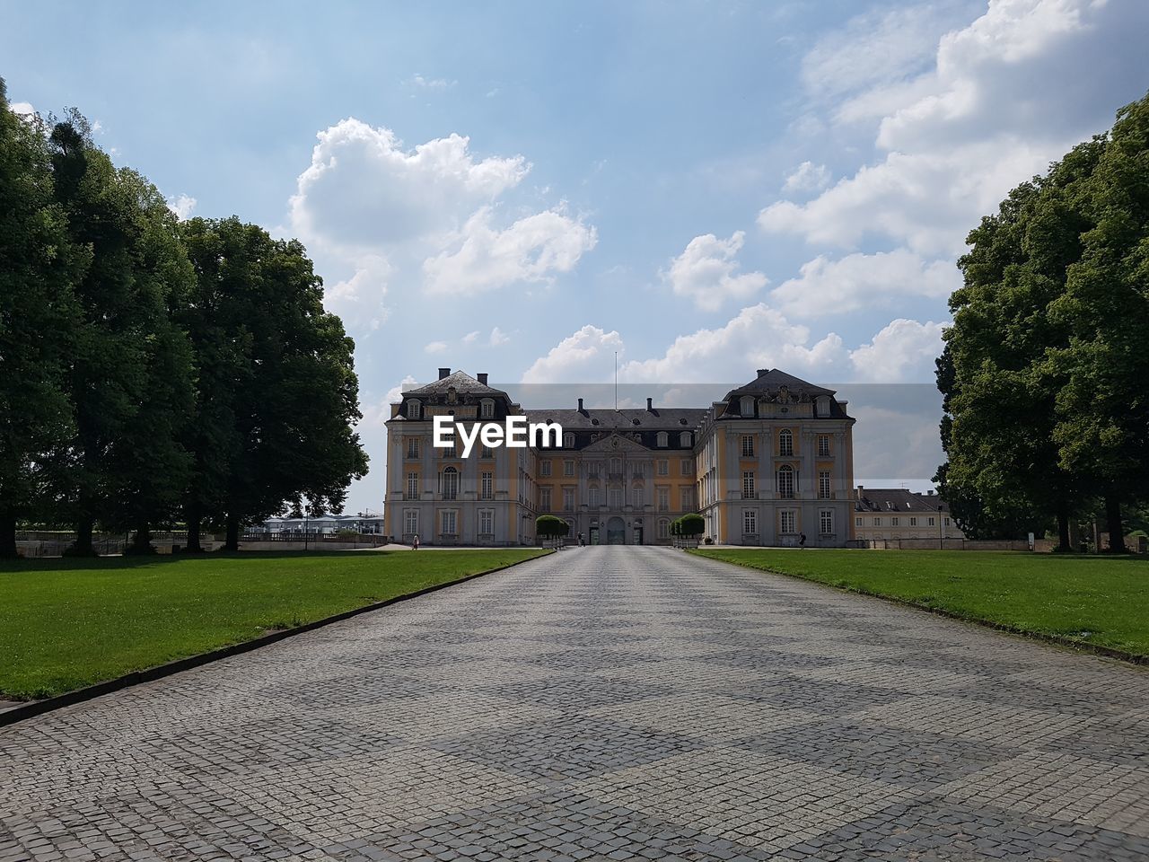 Footpath leading towards augustusburg and falkenlust palaces in city