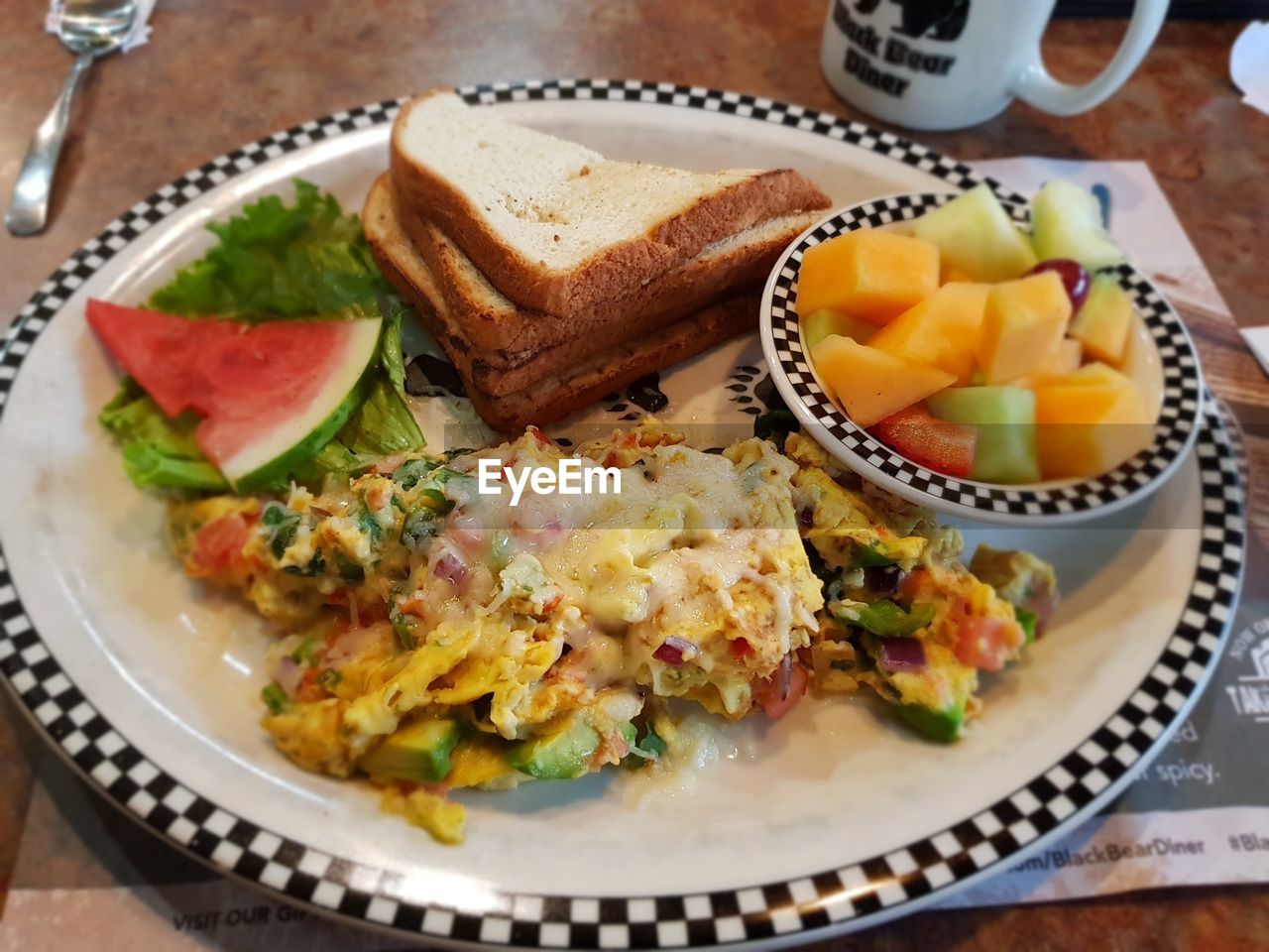 HIGH ANGLE VIEW OF FOOD SERVED IN PLATE