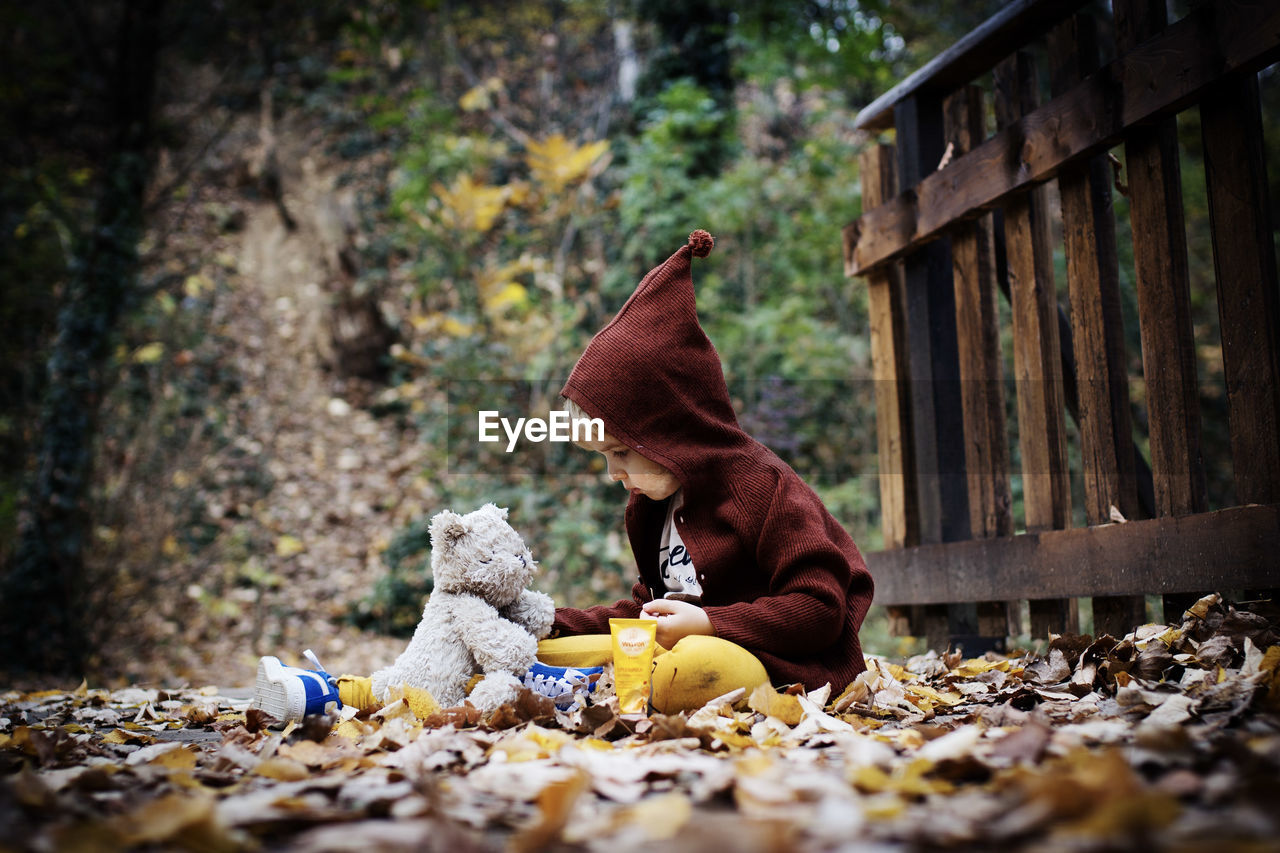 VIEW OF STUFFED TOY IN PARK