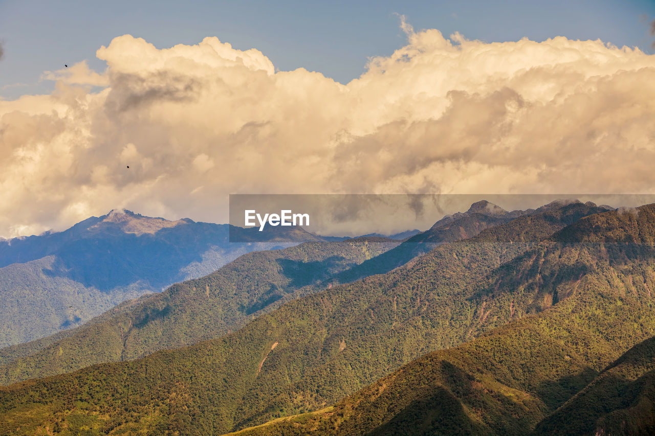 SCENIC VIEW OF MOUNTAIN RANGE AGAINST SKY