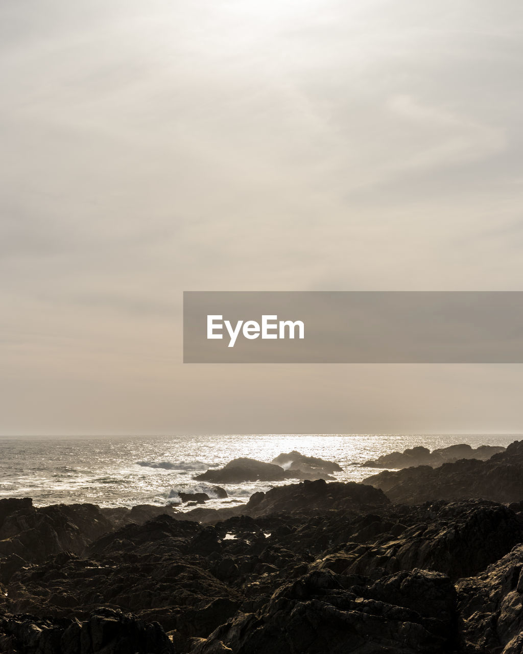 SCENIC VIEW OF SEA AGAINST SKY DURING SUNRISE