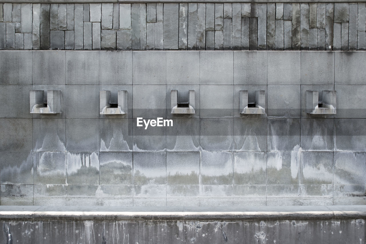 Gray wall of building at brooklyn botanic garden