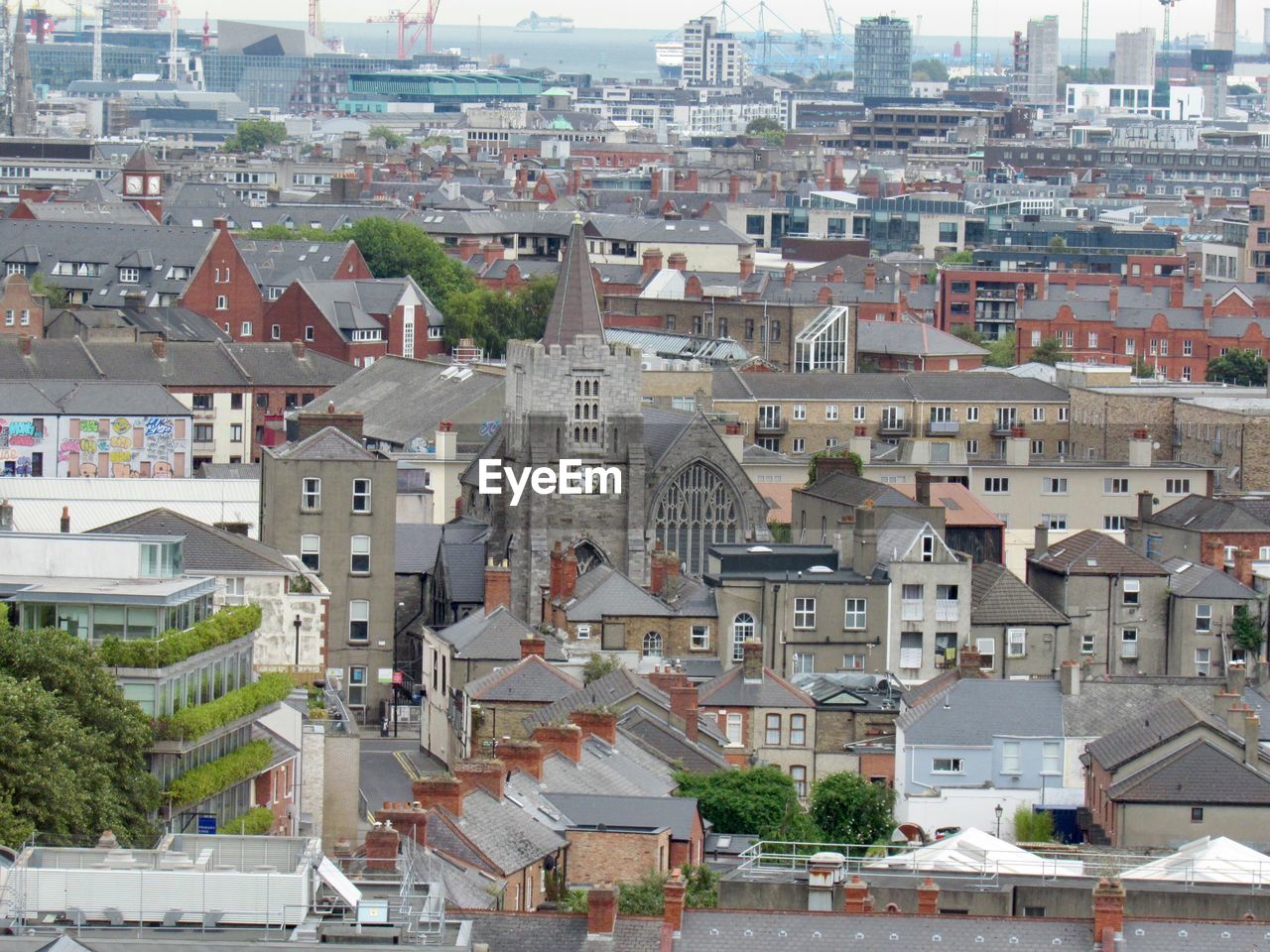 HIGH ANGLE VIEW OF BUILDINGS IN TOWN