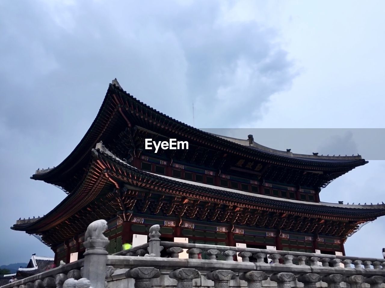 LOW ANGLE VIEW OF TEMPLE AGAINST SKY