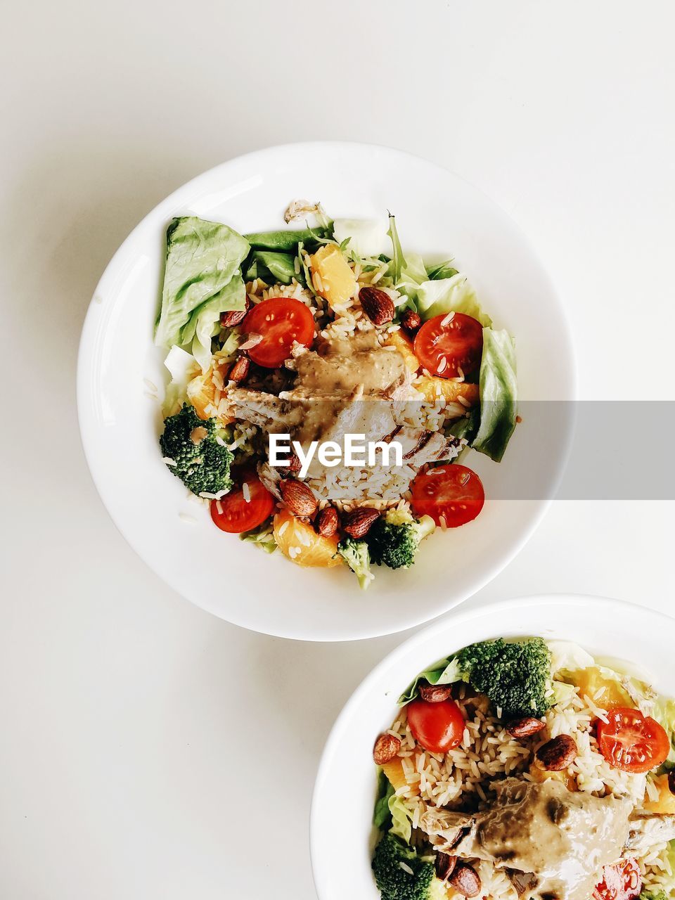 DIRECTLY ABOVE SHOT OF SALAD IN BOWL