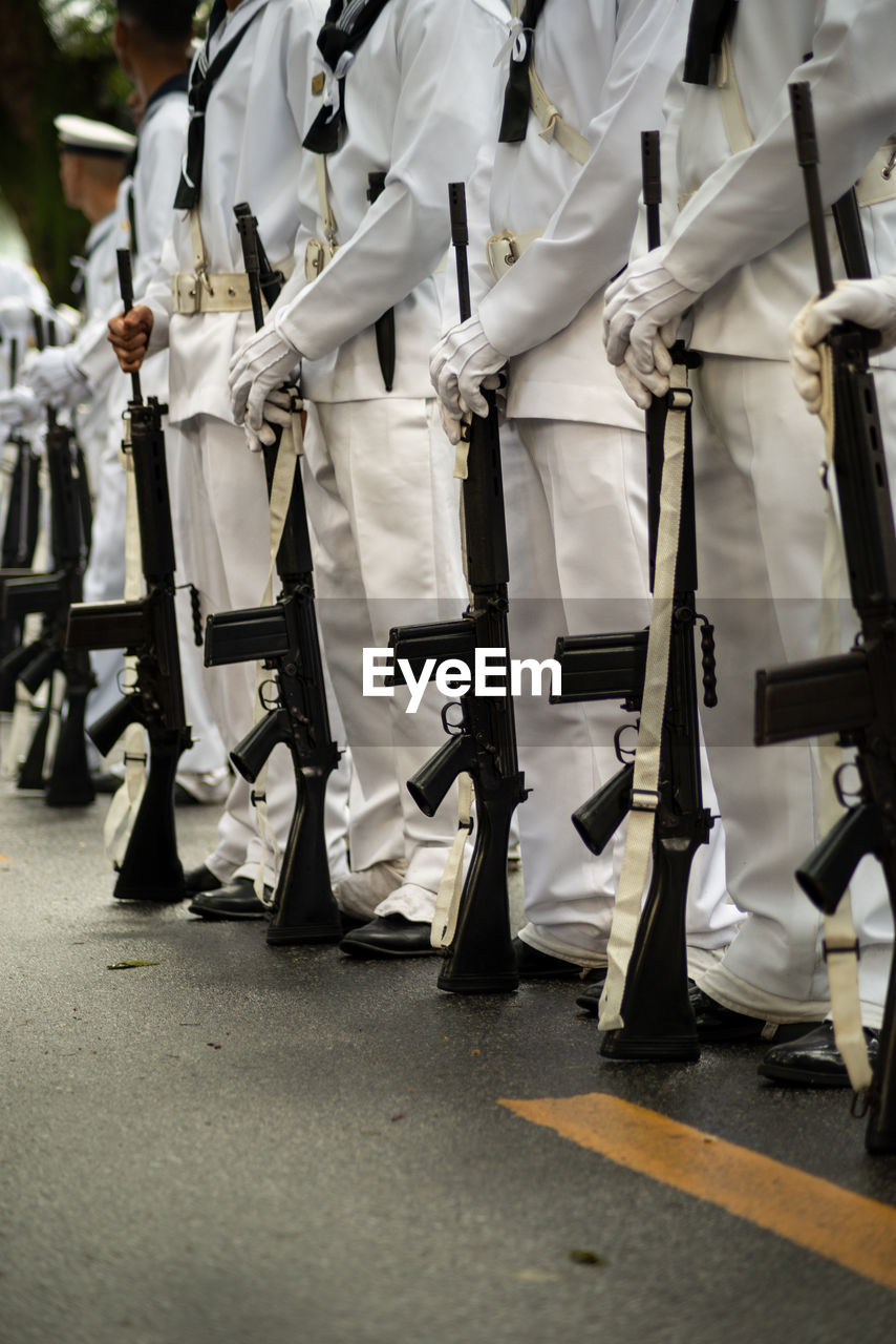 Marine soldiers are seen with rifles during the brazilian independence parade 