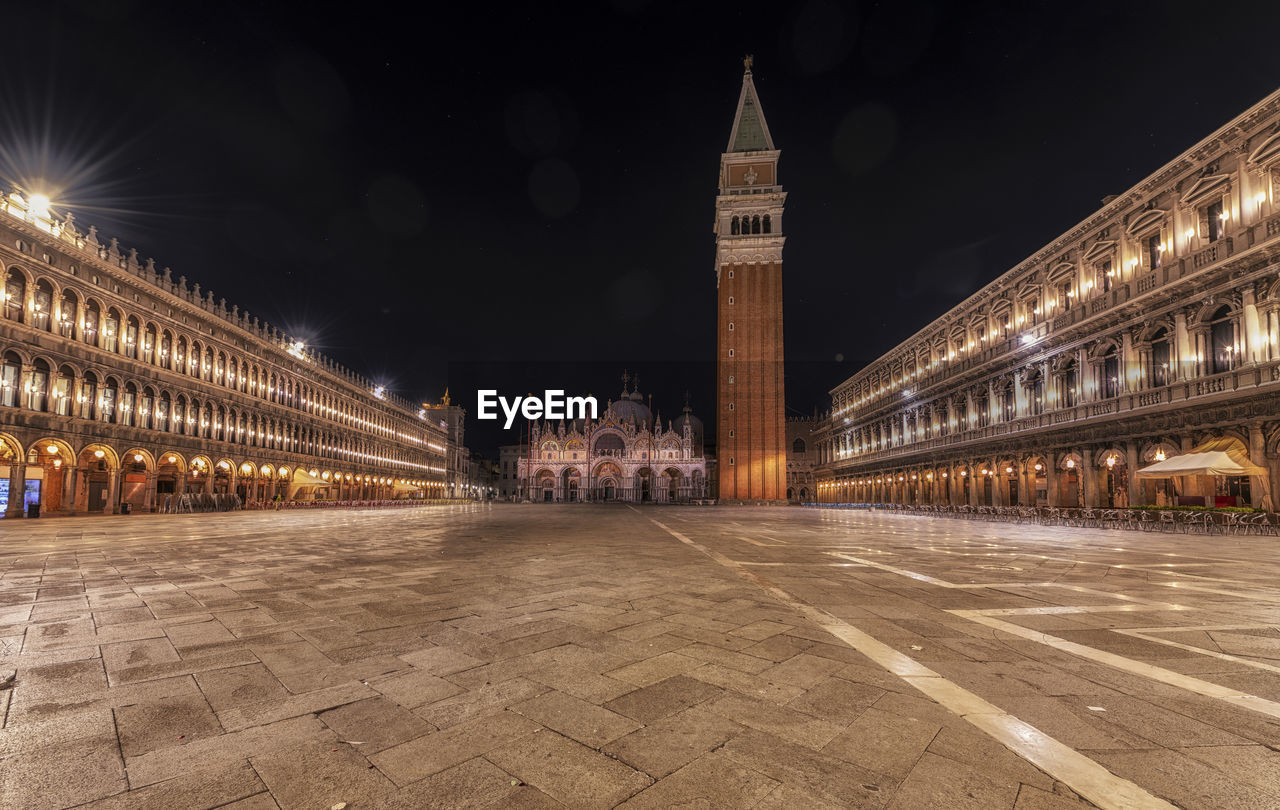 ILLUMINATED BUILDINGS AT NIGHT