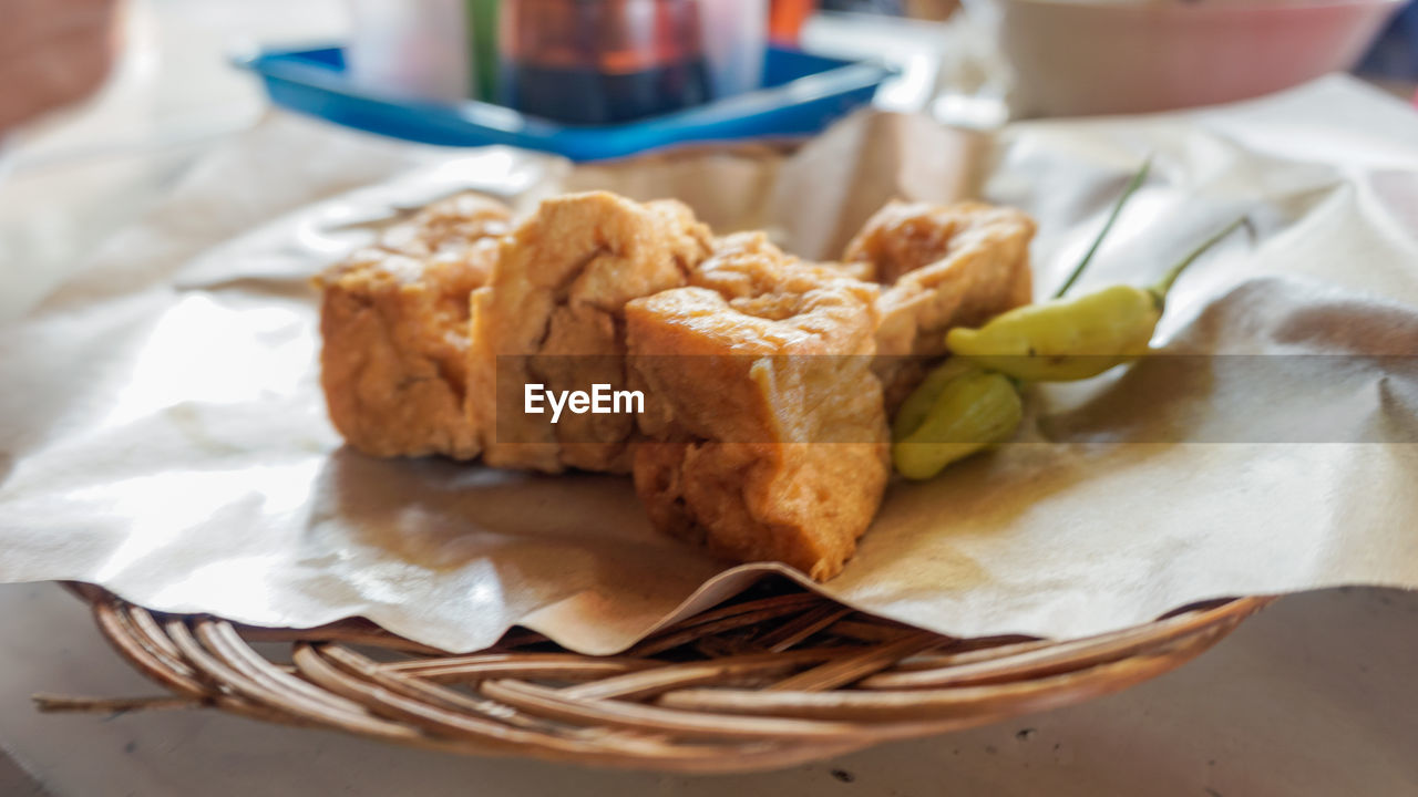 CLOSE-UP OF BREAKFAST SERVED ON PLATE