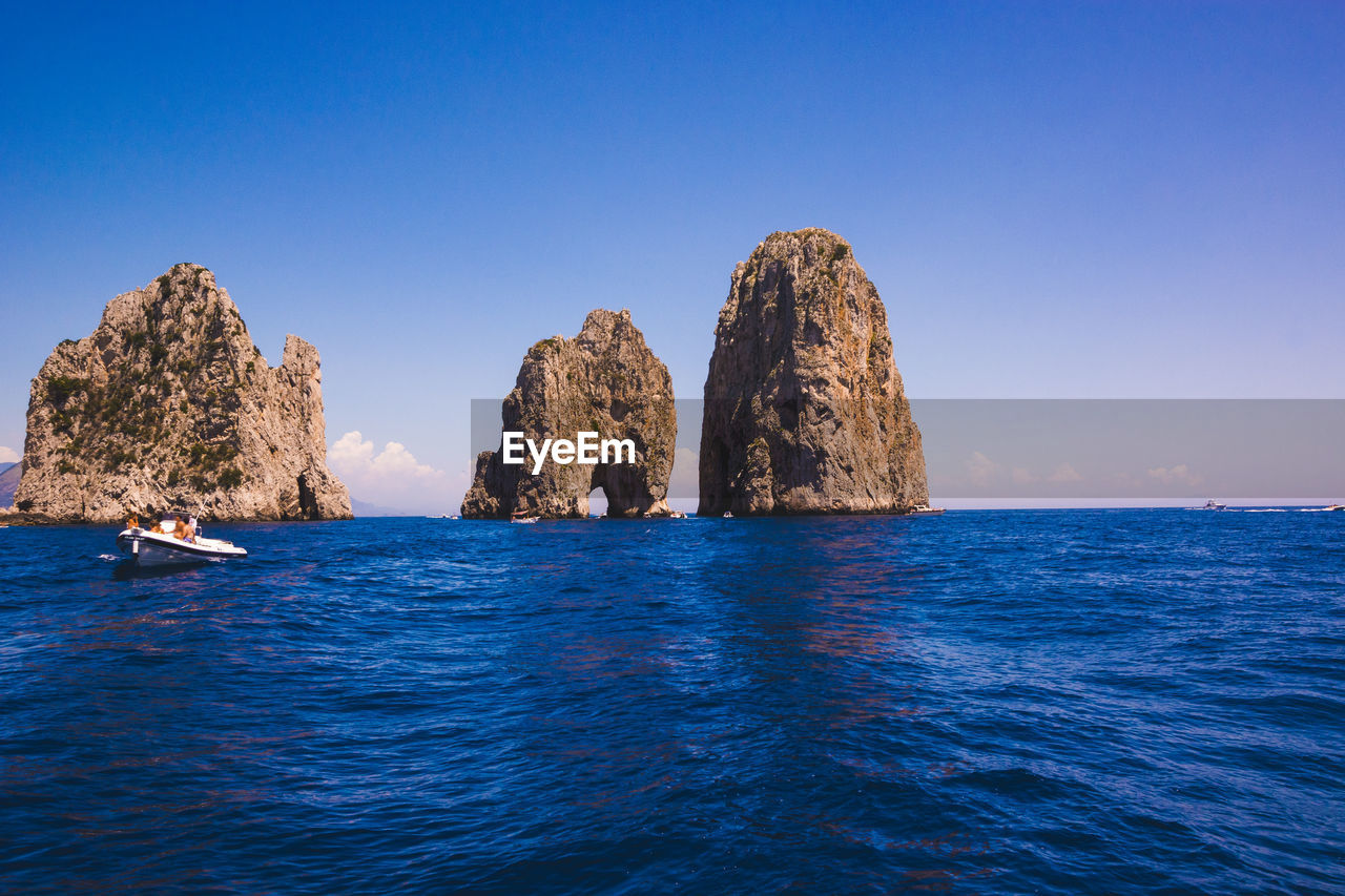 PANORAMIC VIEW OF SEA AGAINST CLEAR SKY