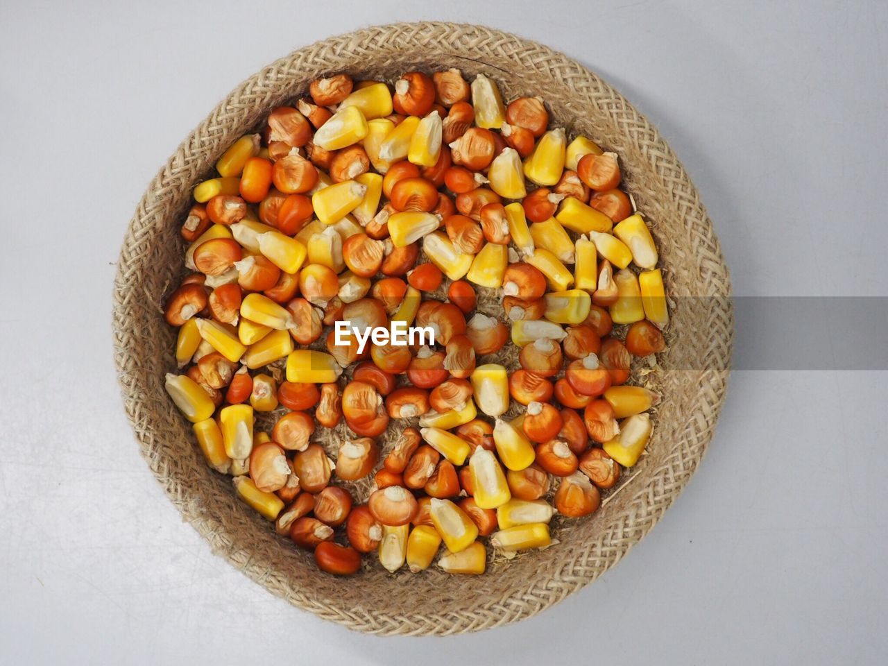 CLOSE-UP OF FRUITS IN BOWL