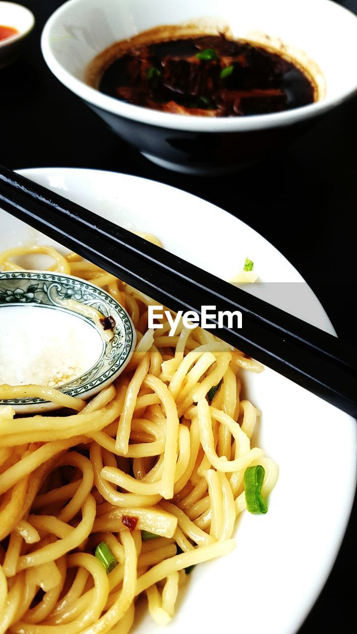 CLOSE-UP OF SERVED FOOD IN PLATE