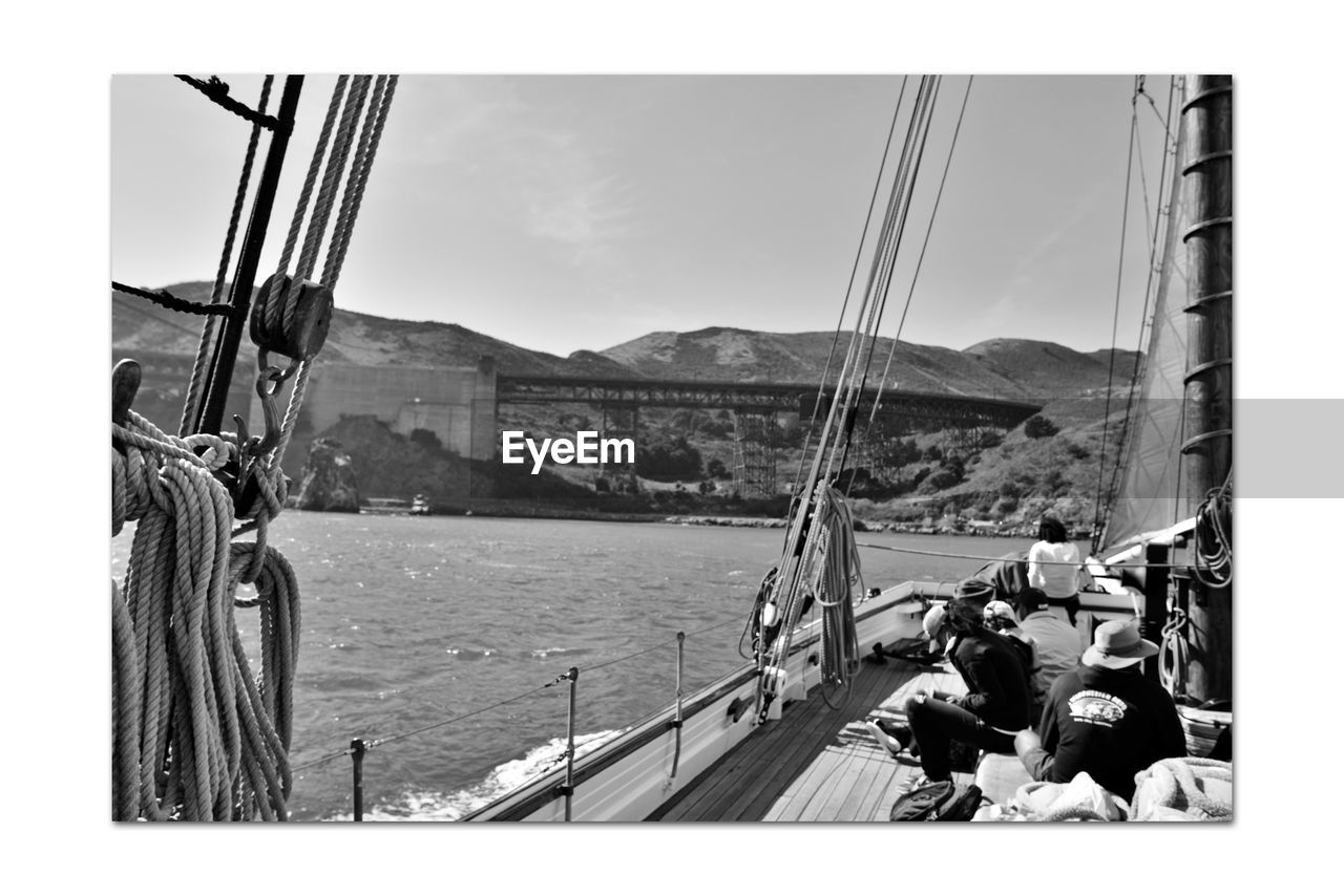 PANORAMIC VIEW OF SEA AND MOUNTAINS AGAINST SKY