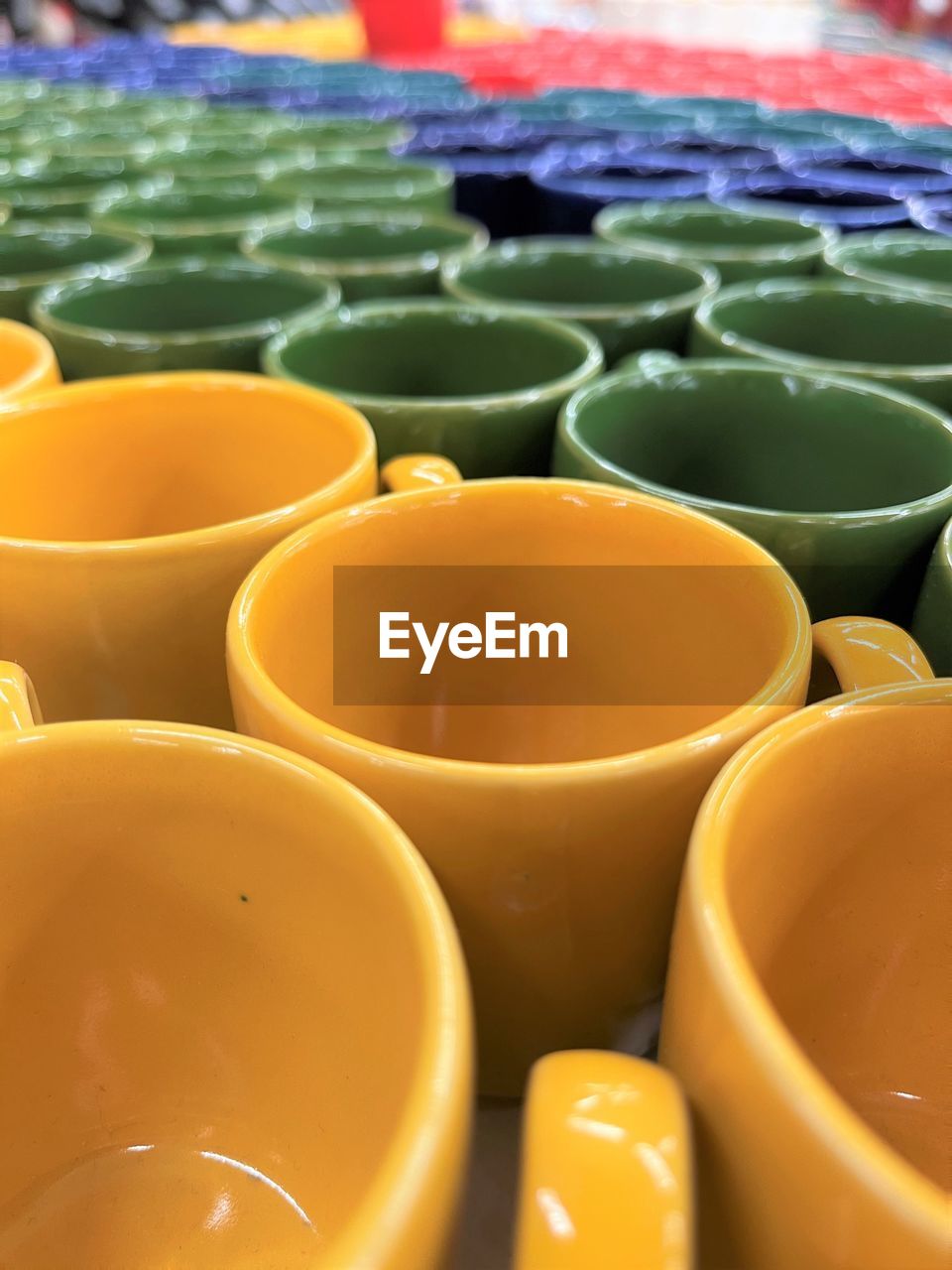 HIGH ANGLE VIEW OF VARIOUS EGGS ON TABLE