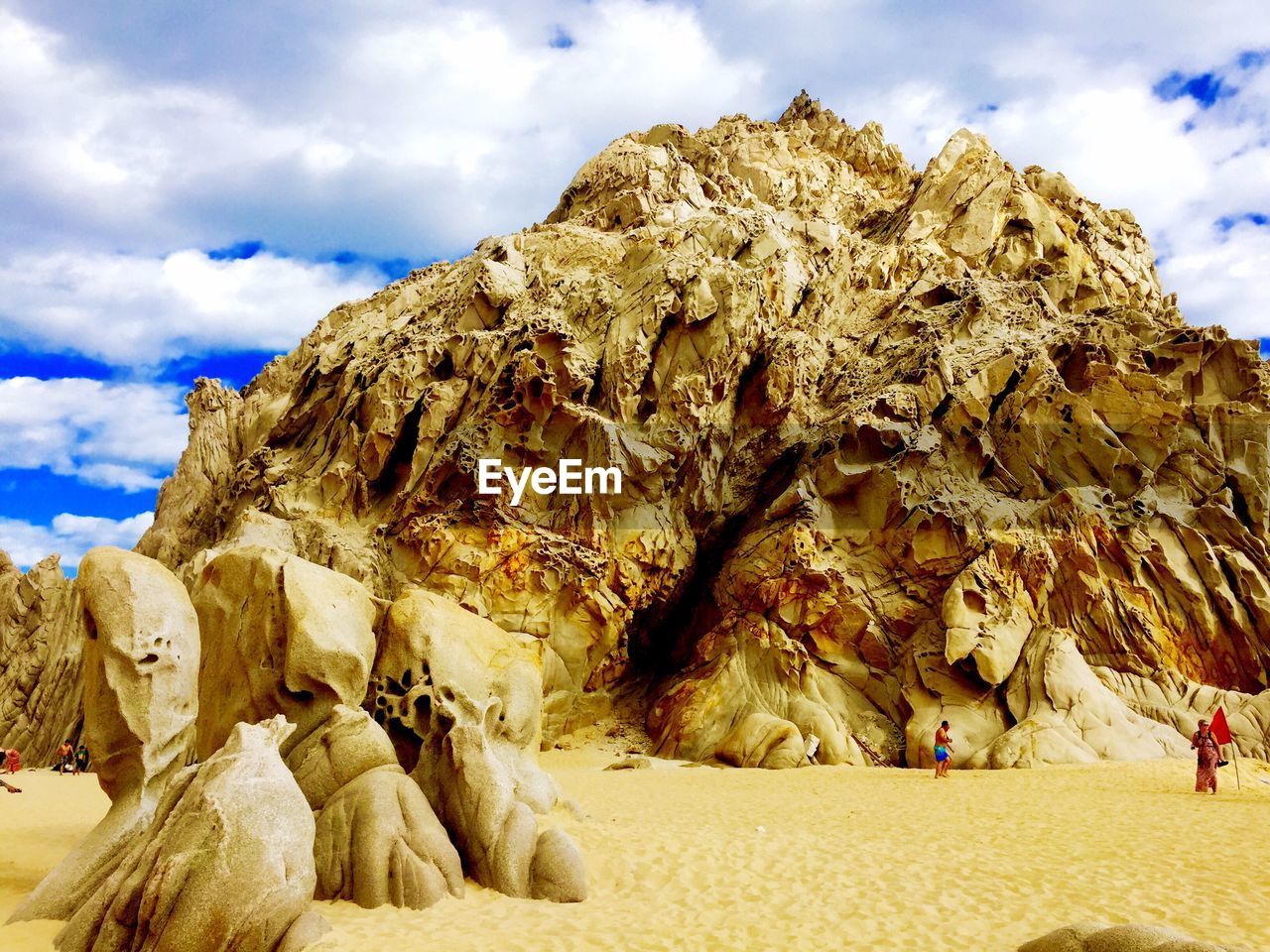 SCENIC VIEW OF ROCK FORMATIONS AGAINST SKY