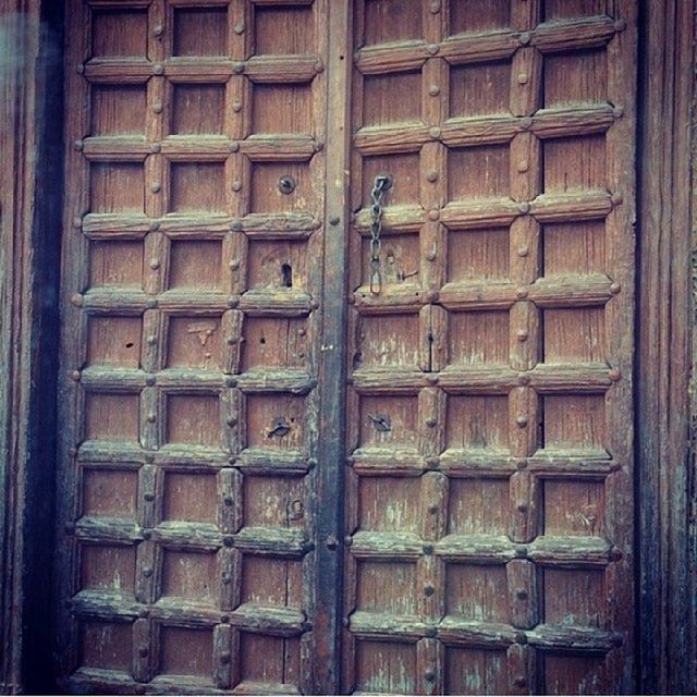 FULL FRAME SHOT OF WOODEN WALL